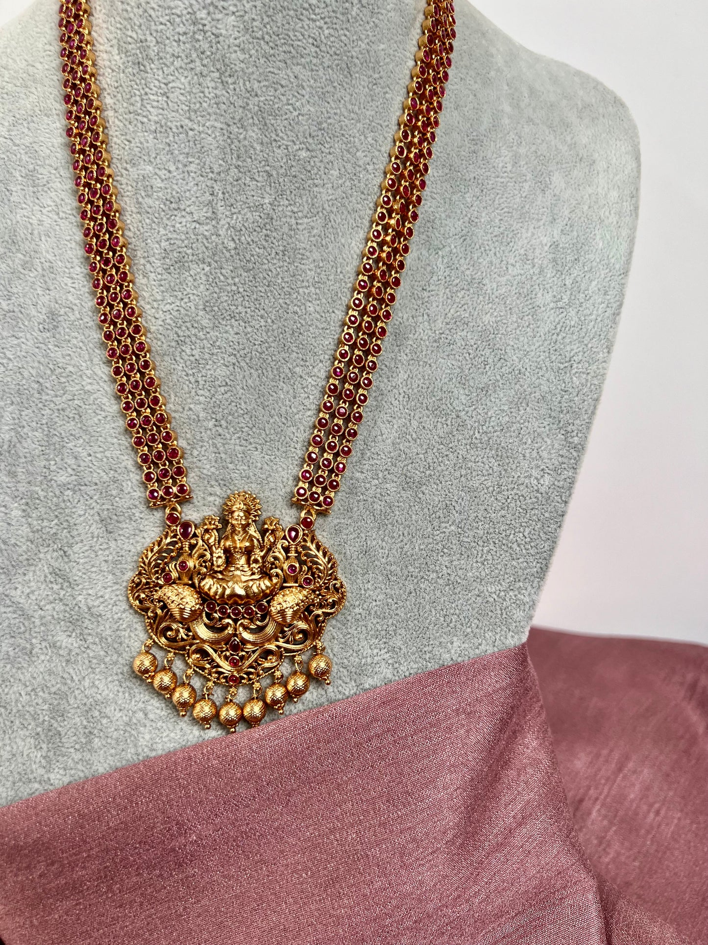 JASO - Antique temple Necklace in ruby with matching jhumkas N3054