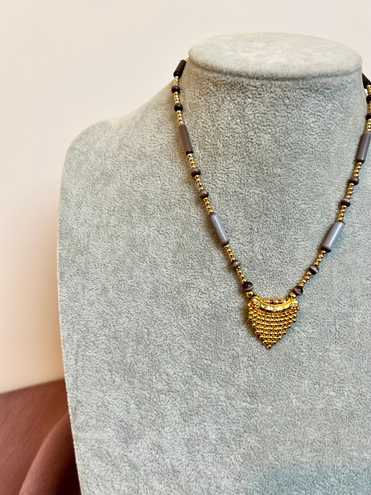 DANIYA - simple short chain purple and gold necklace N3224