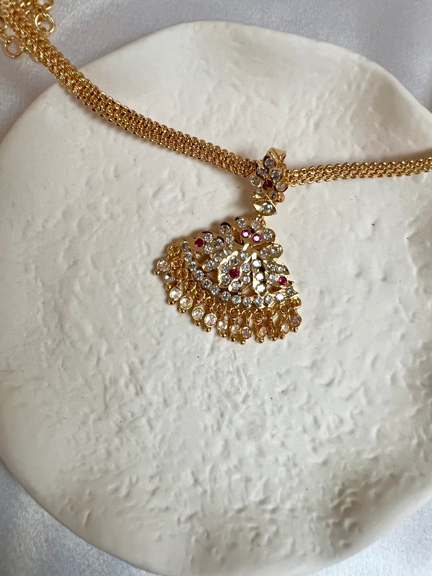 SAUNDRIA - Short impon ruby white stoned necklace N3214