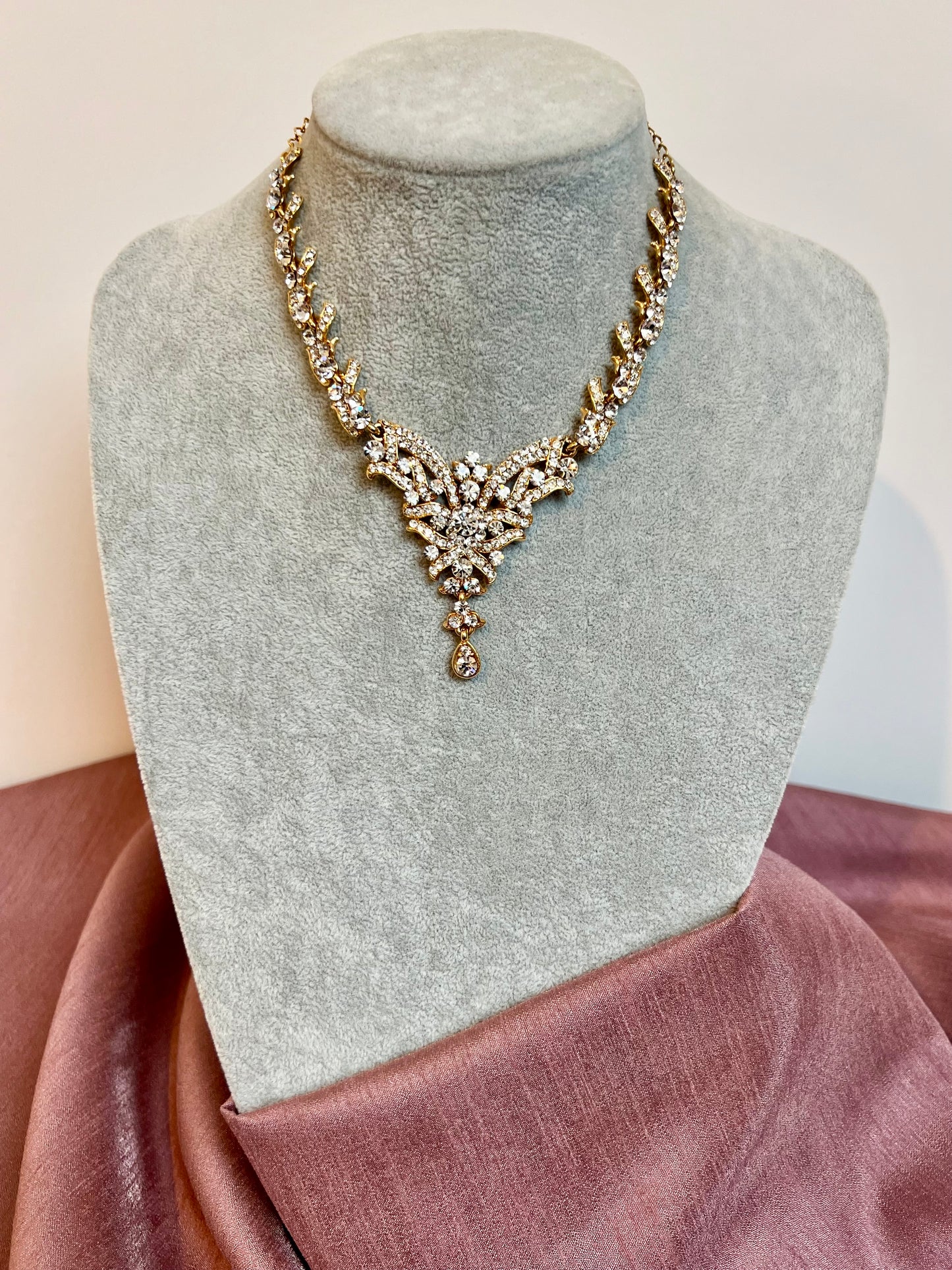 DARANYA - long antique style white stone necklace N3218