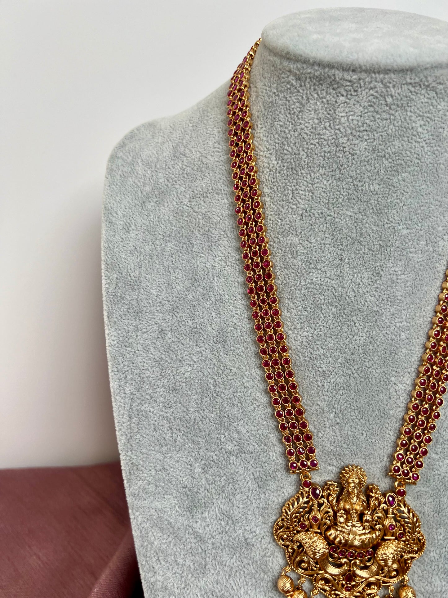 JASO - Antique temple Necklace in ruby with matching jhumkas N3054