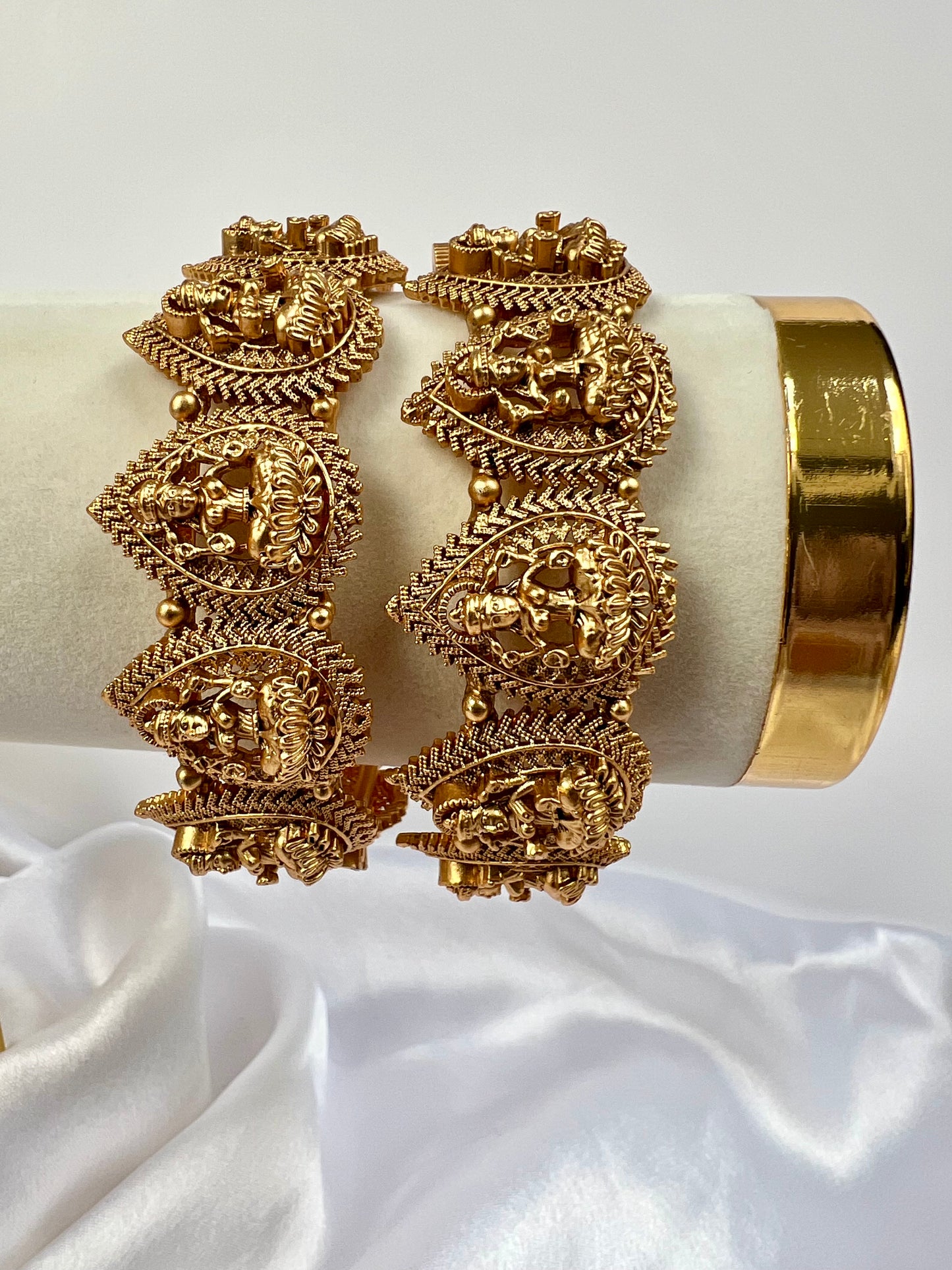 Antique Temple Bangles With Matte Gold Plating openable, set of two B3004