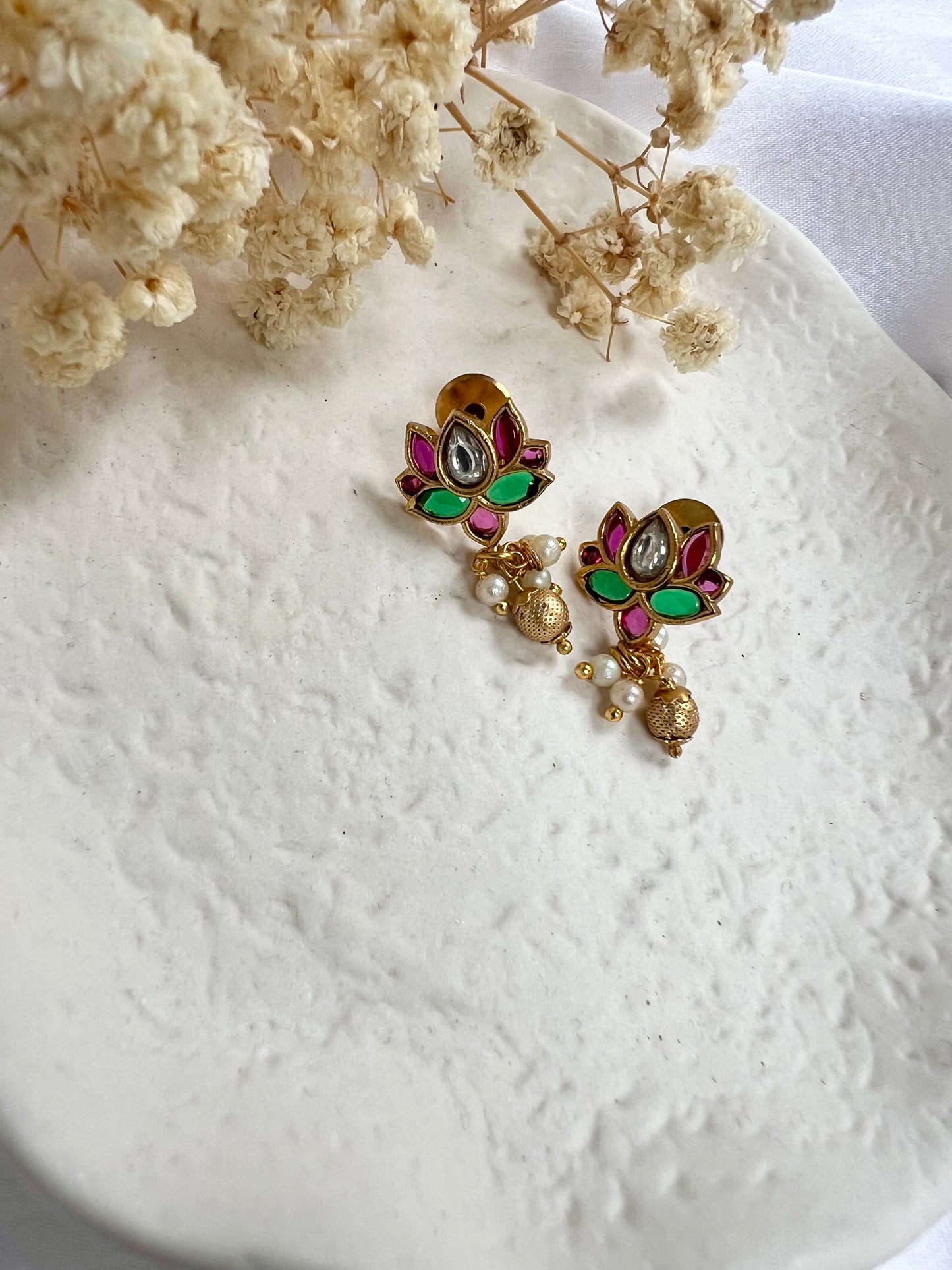 Small lotus rubygreen earrings with dangling white and golden pearls E3001