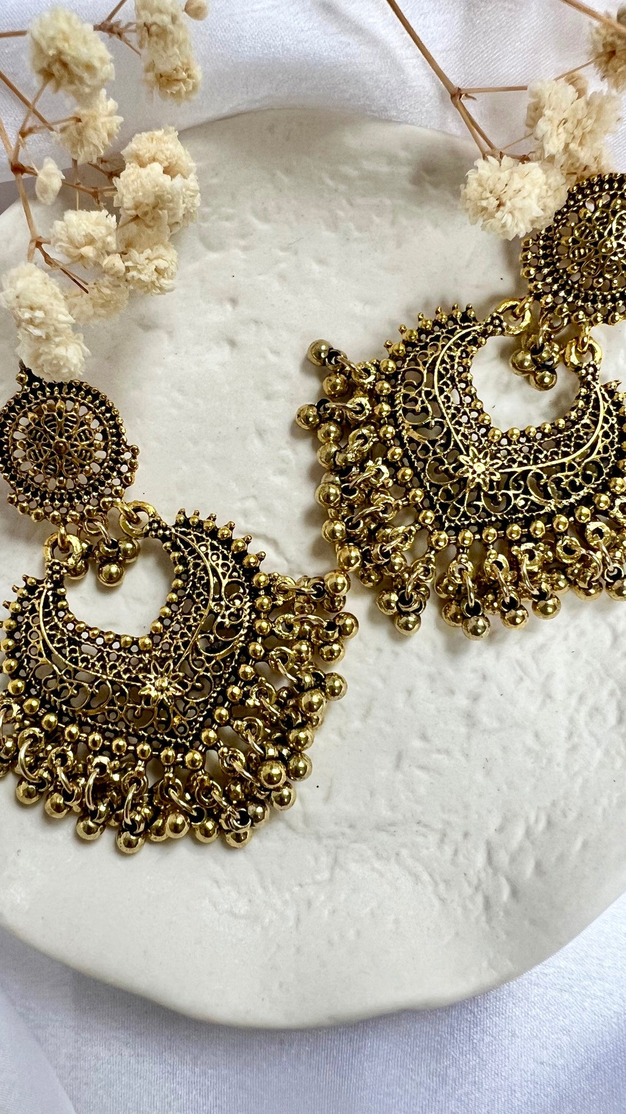 Antique gold large flat earrings with golden balls E3066