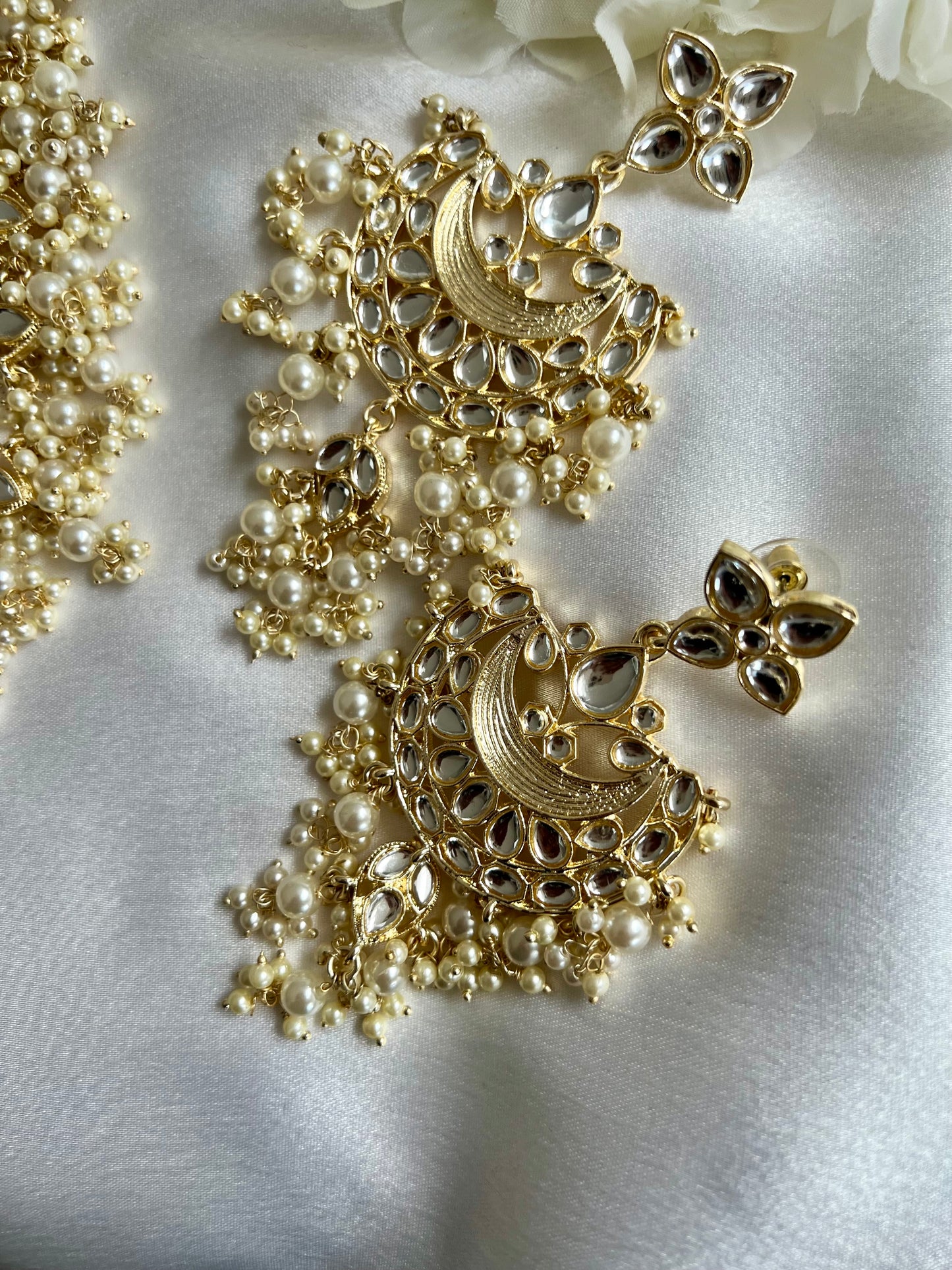 VAIRAVI - Kundan ivory pearl necklace set with matching earrings N3048