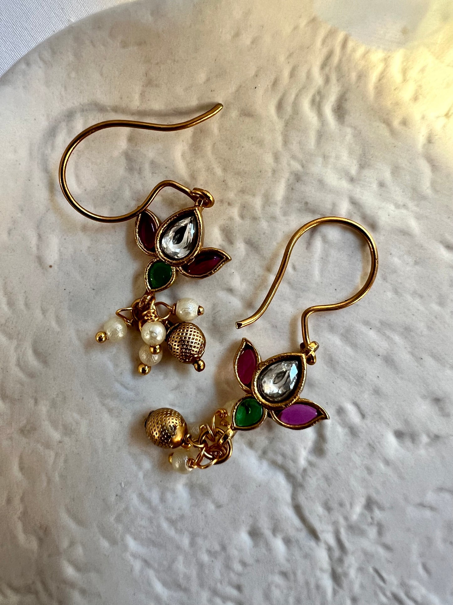 AMELIA - Simple short chain lotus necklace with matching small lotus earrings N3010