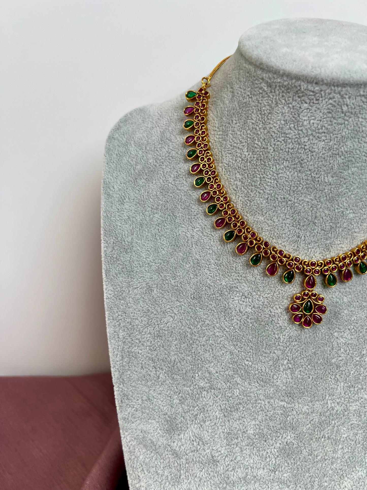 PAVITHRA - Antique rubygreen short necklace set with matching small earrings N3052