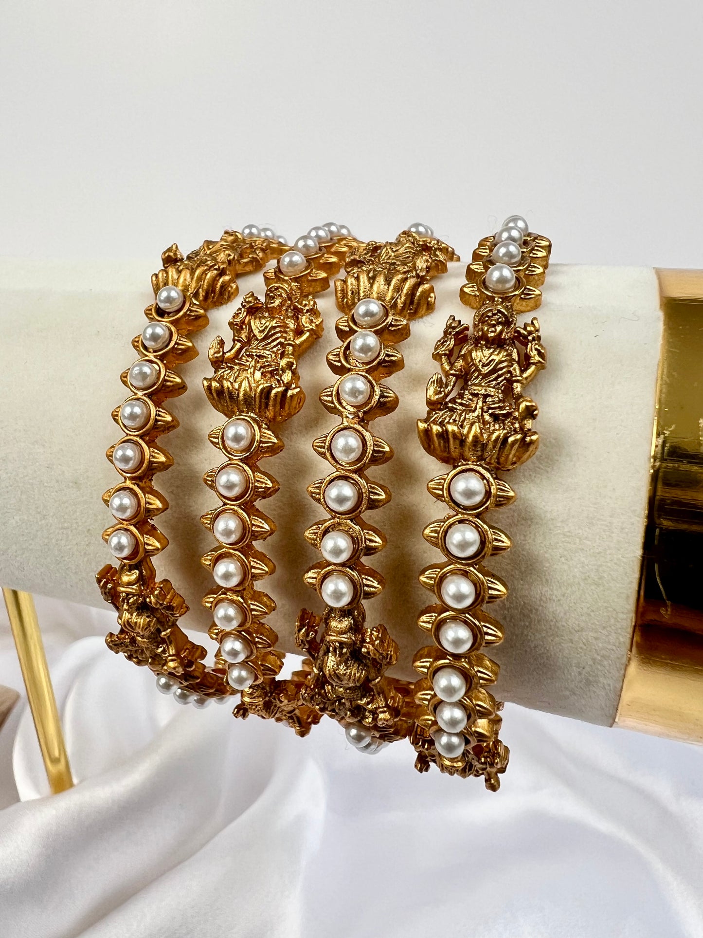 Temple antique matte gold white pearl bangles, set of four B3017