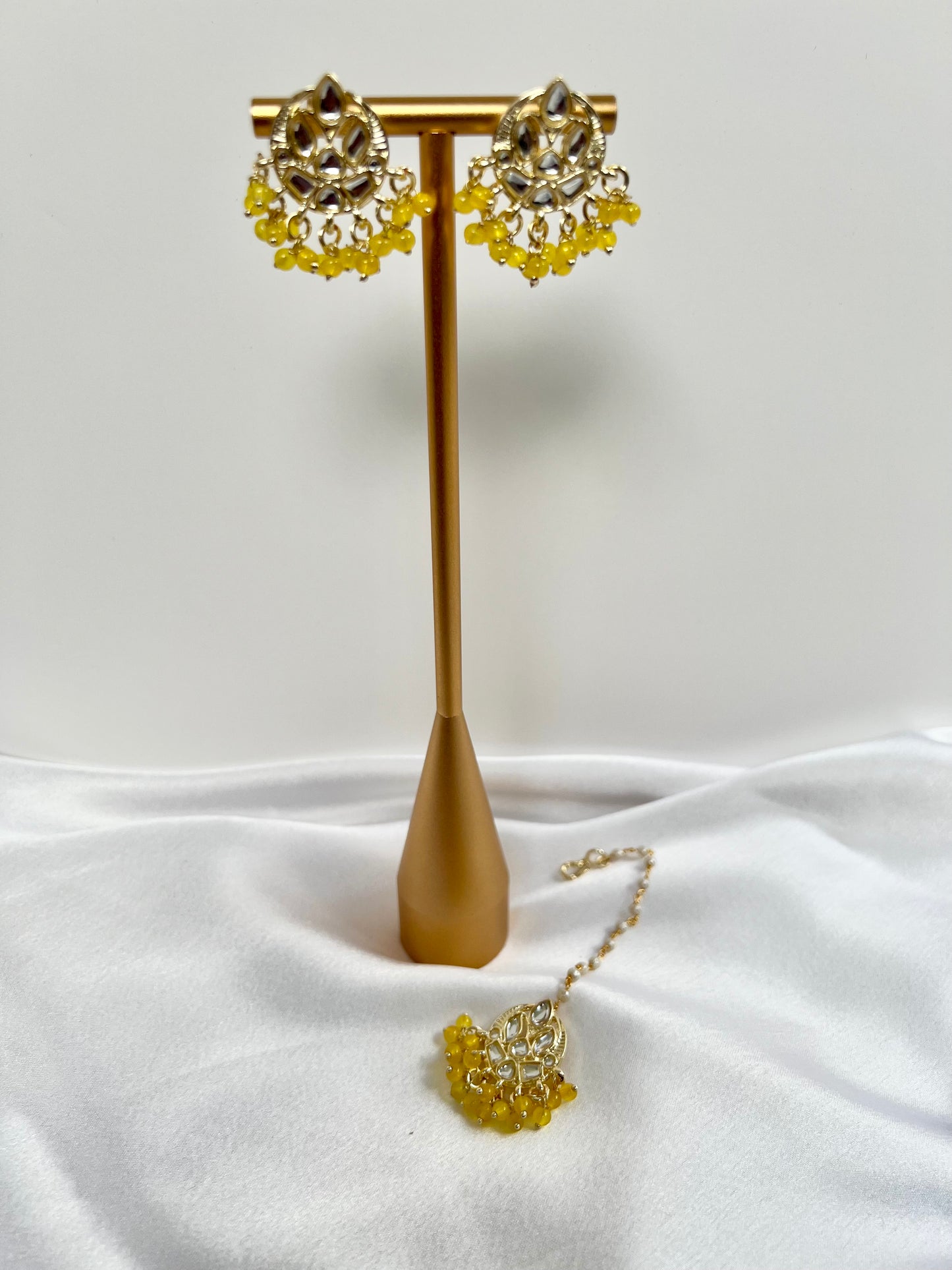 Yellow beaded white stoned small earring and tikka set ET3003