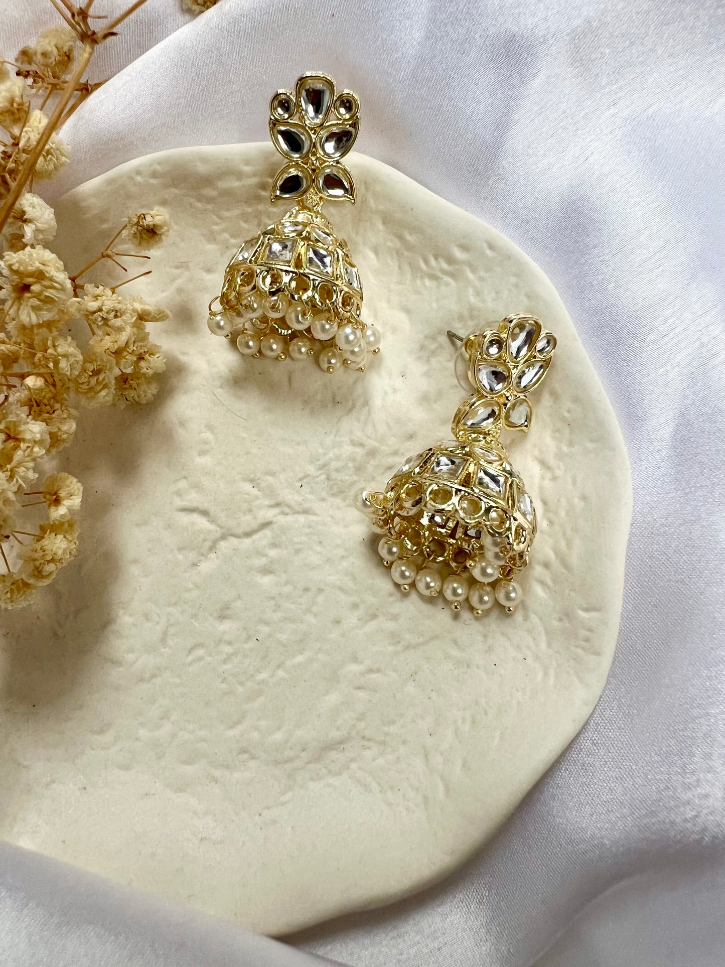 White gold pearl kundan stone jhumka earrings E3033