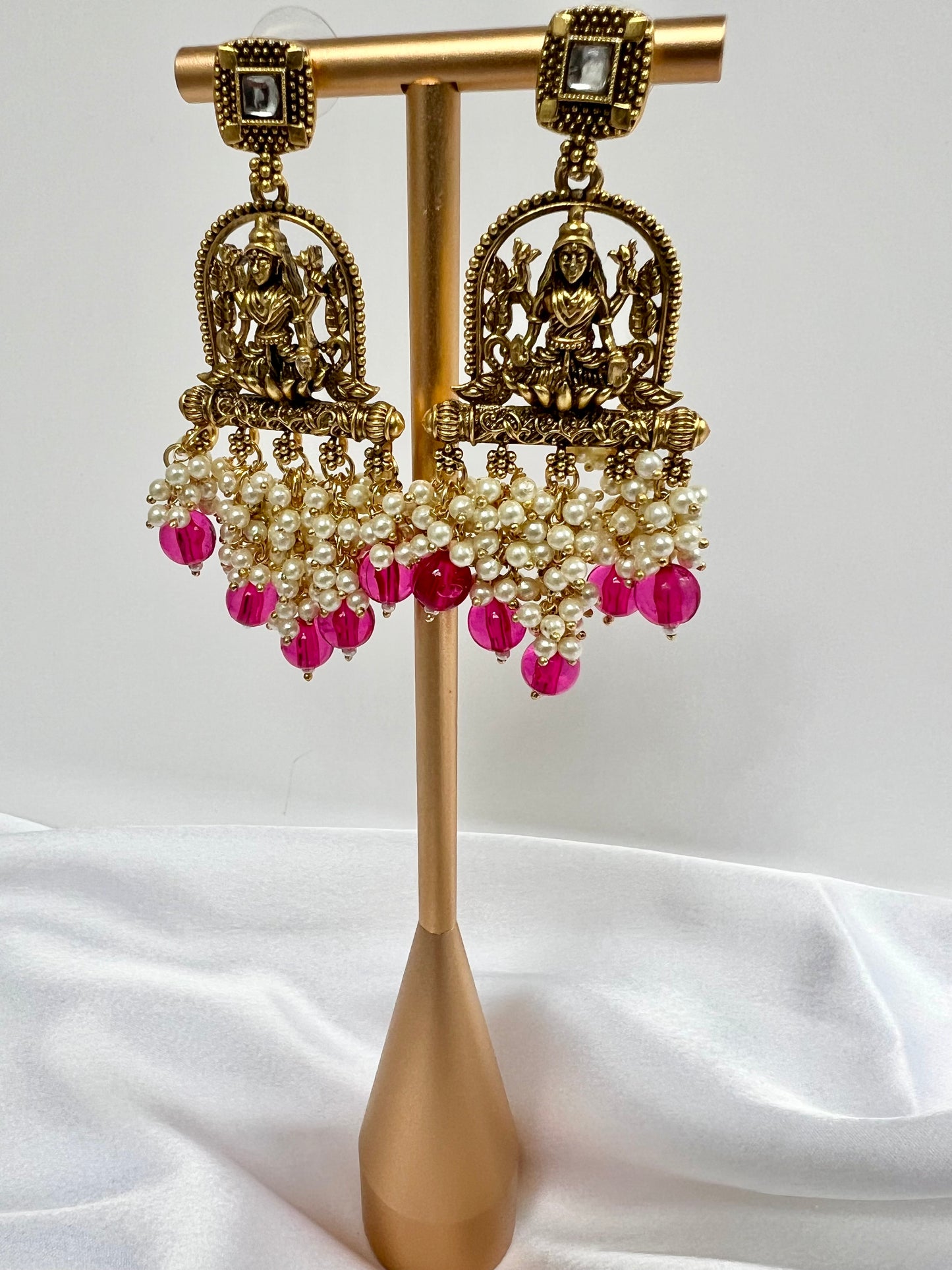 Antique temple matte gold plated earrings E3010