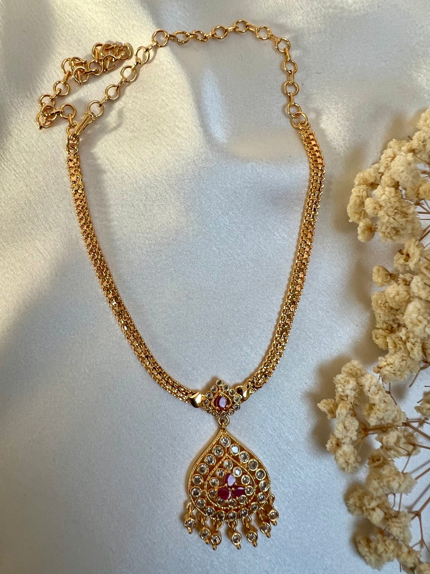 THILAGA - Short ruby white stoned attigai necklace N3146