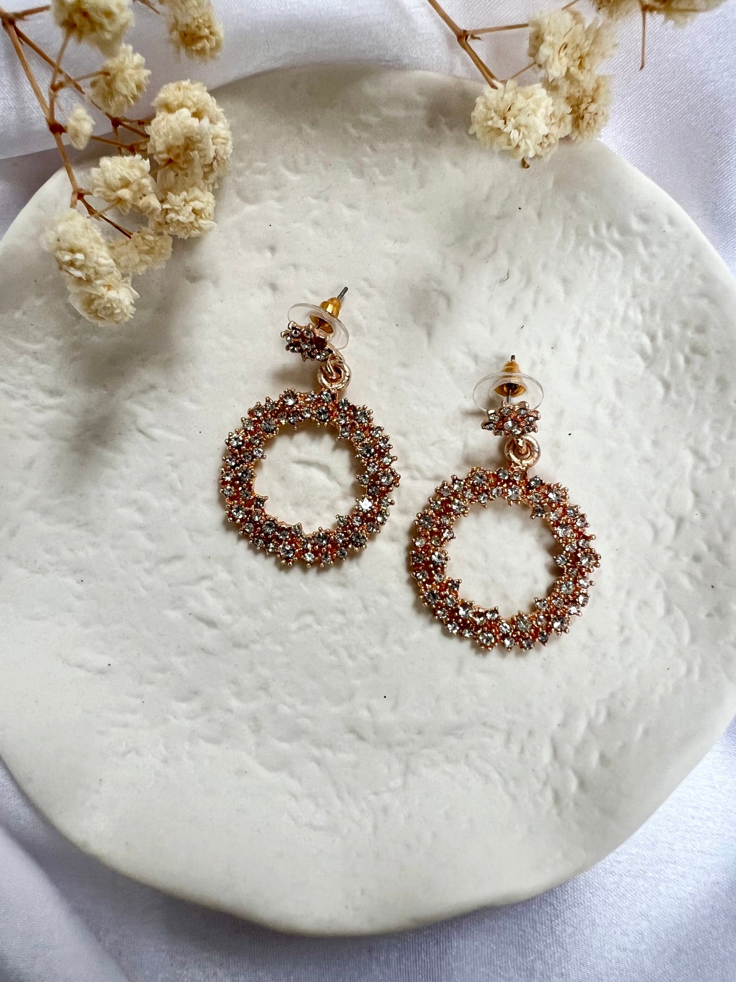 Small round Cz white stoned golden earrings E3068