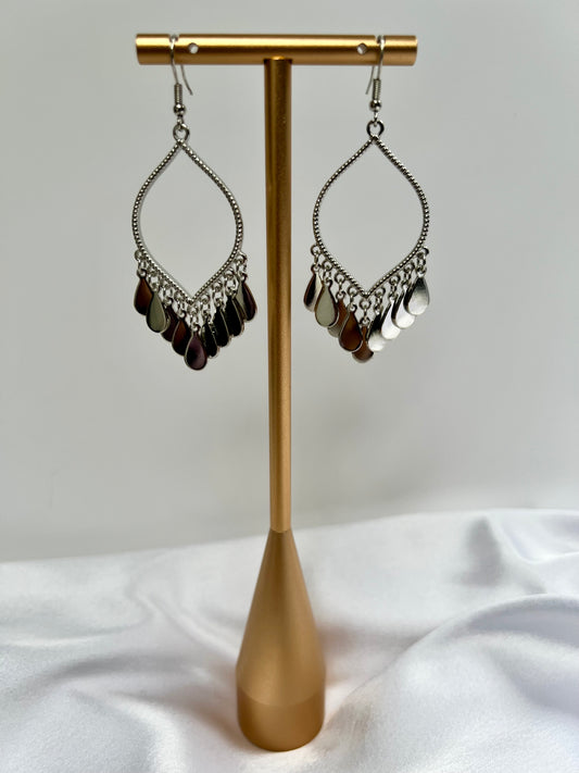 Simple silver dangling earrings E3062