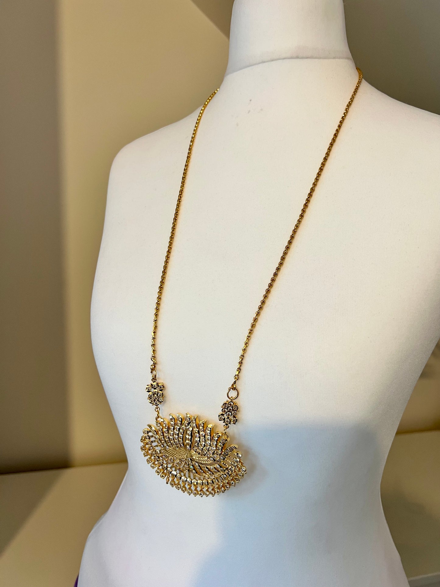 VAISHU - Long pathakam necklace in white stones N3179