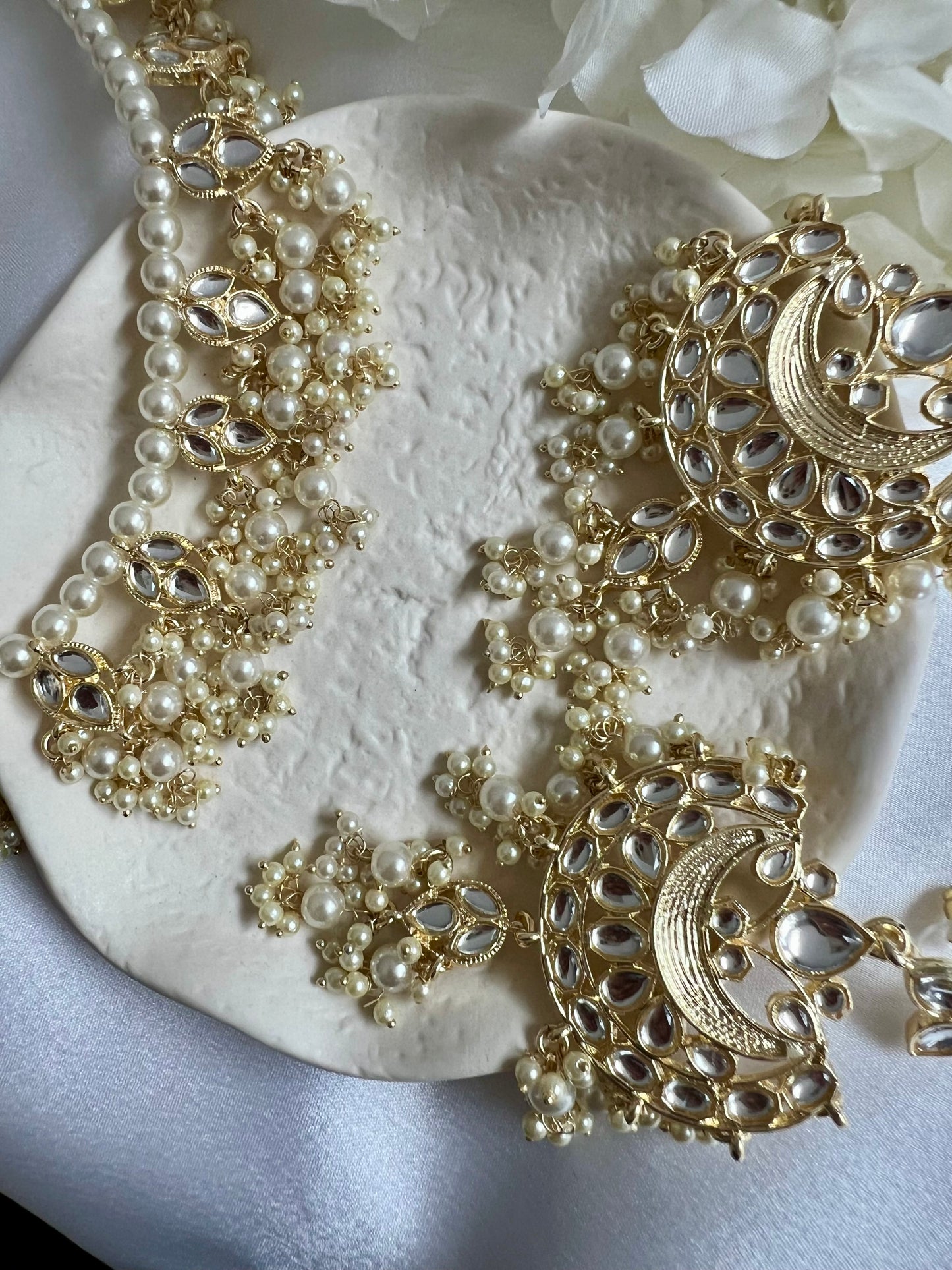 VAIRAVI - Kundan ivory pearl necklace set with matching earrings N3048