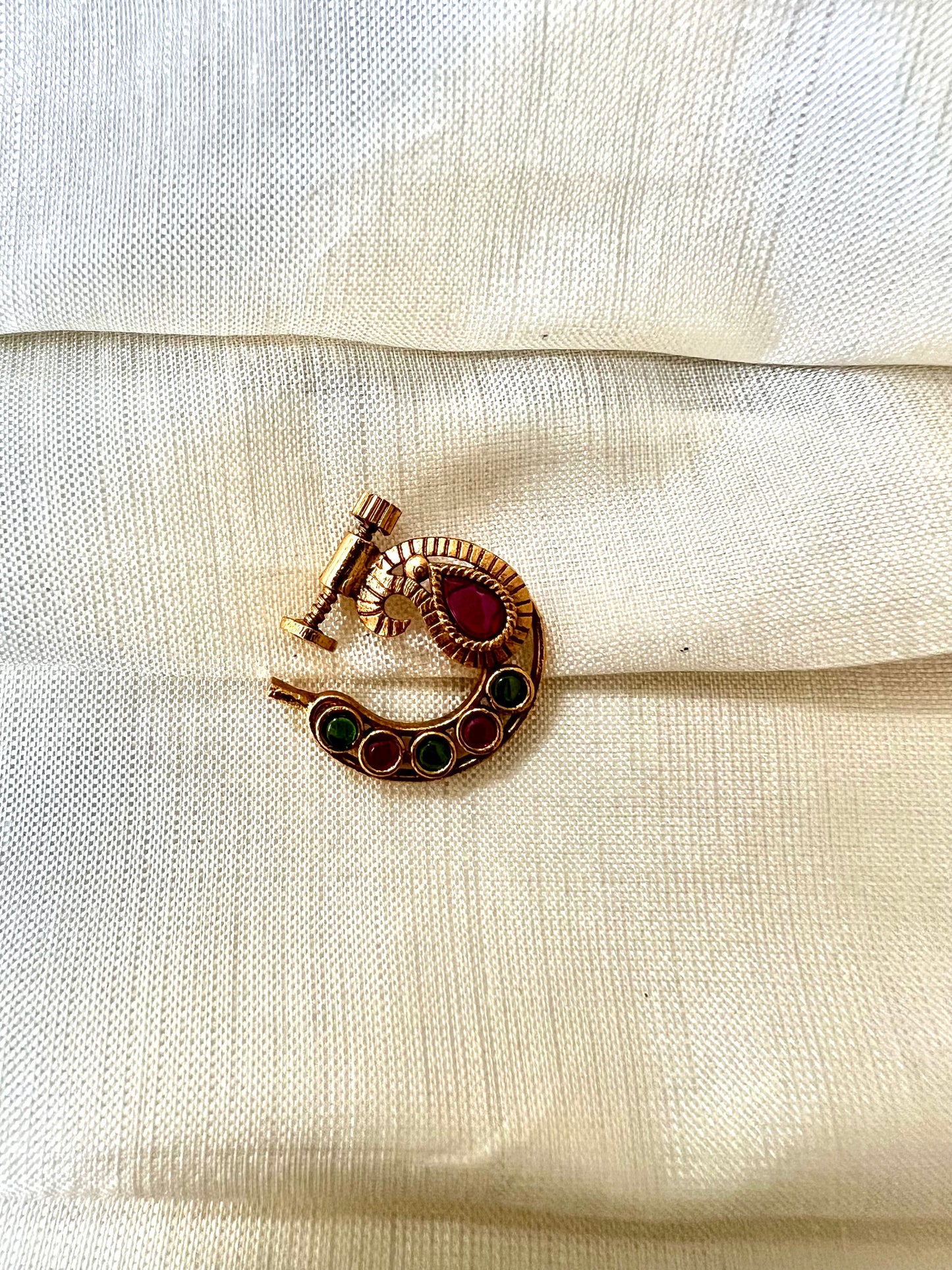 Antique rubygreen stoned nosering NR3008