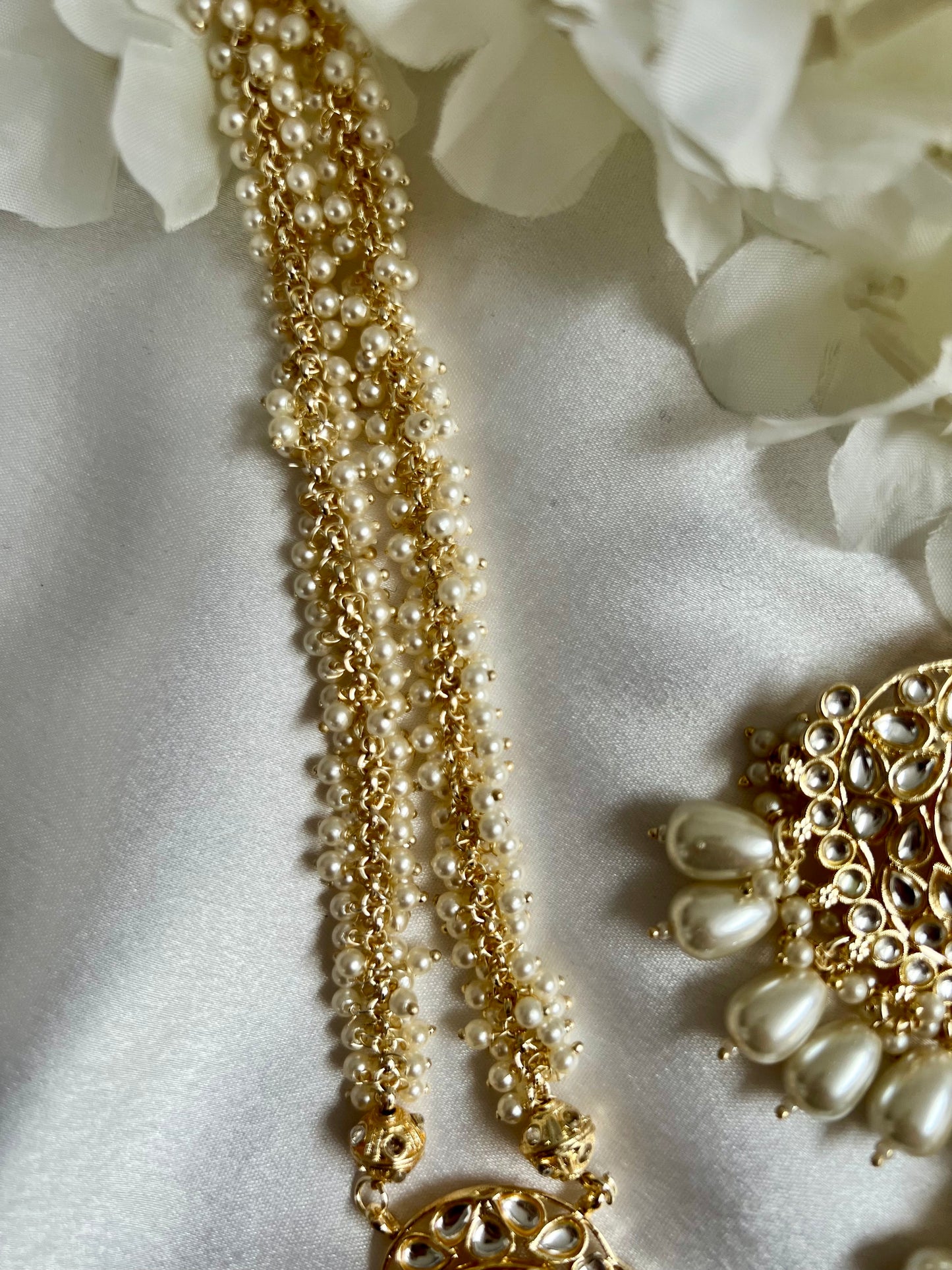 LAVI - Long Kundan style white malai pendant necklace with ivory beads and matching flat earrings N3049