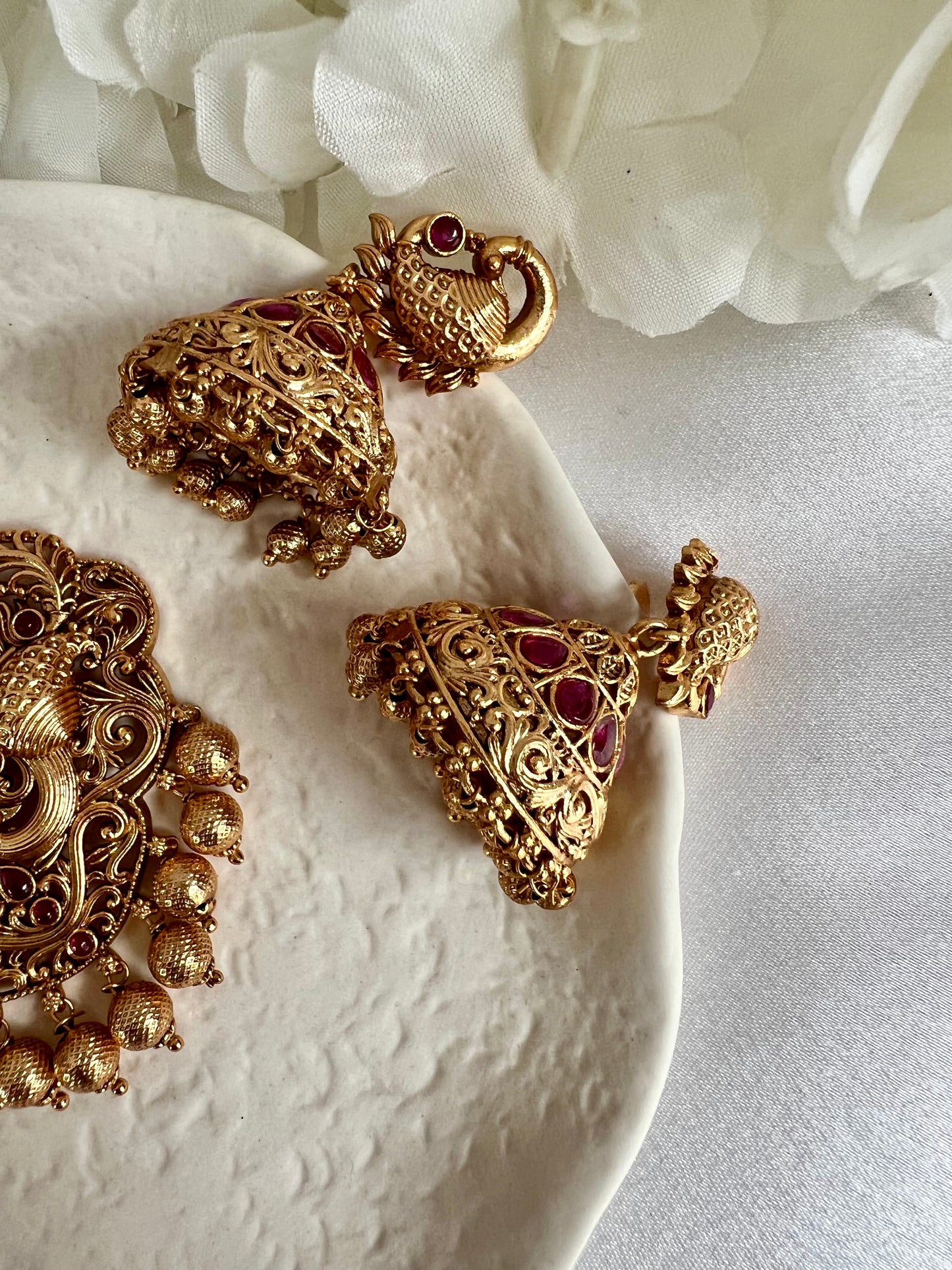 JASO - Antique temple Necklace in ruby with matching jhumkas N3054