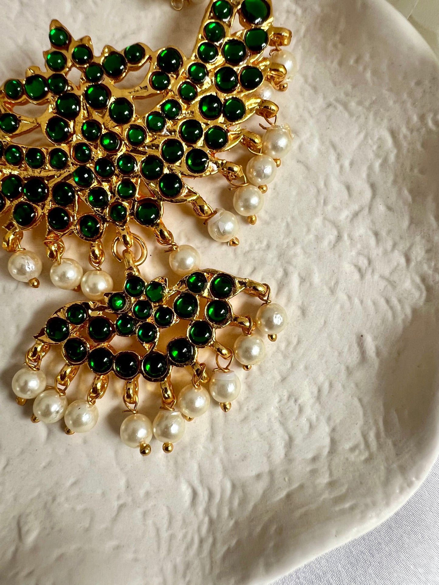 SSANVI - Long kemp style jewellery with white pearls N3105, N3103, N3104