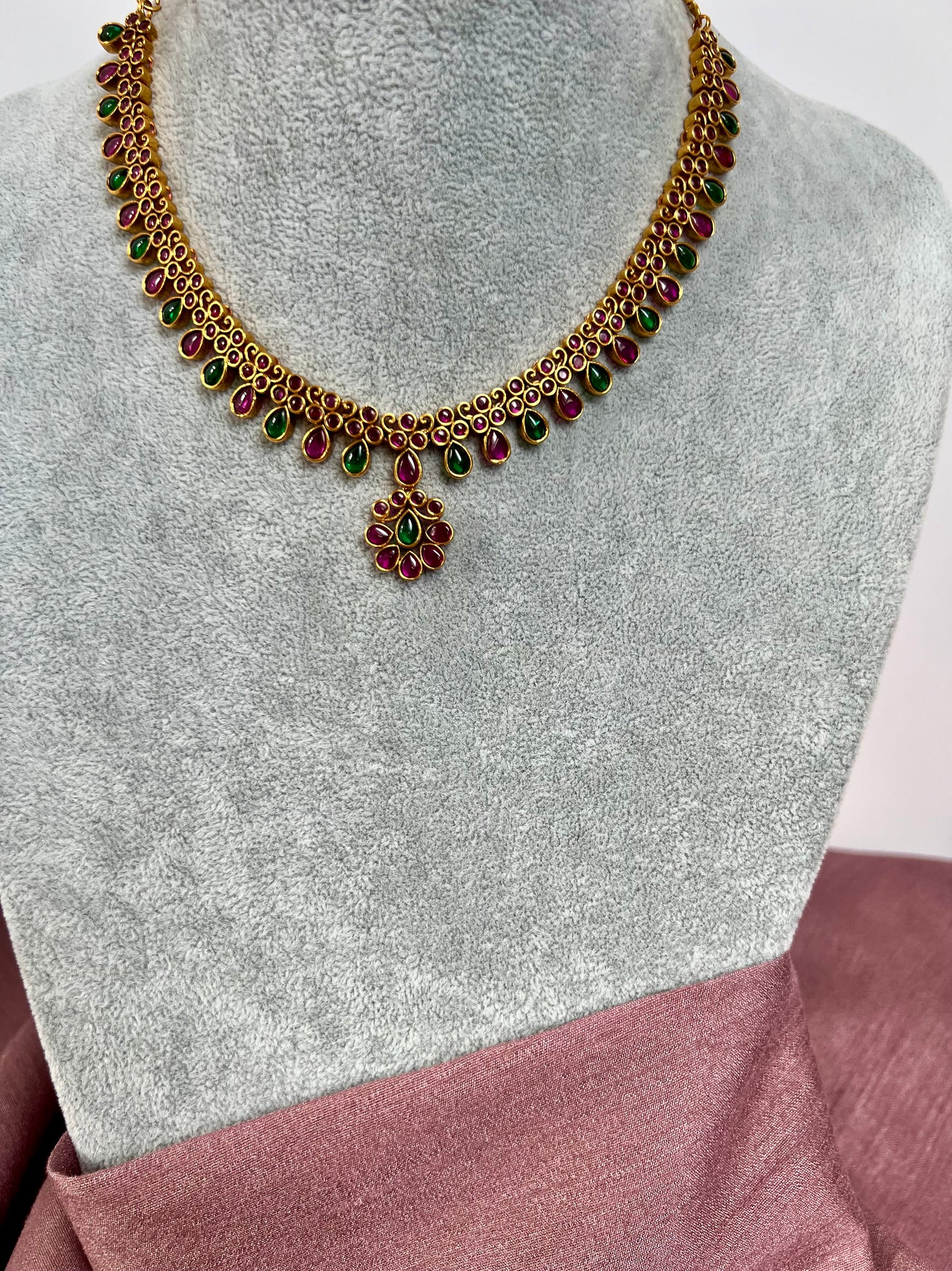 PAVITHRA - Antique rubygreen short necklace set with matching small earrings N3052
