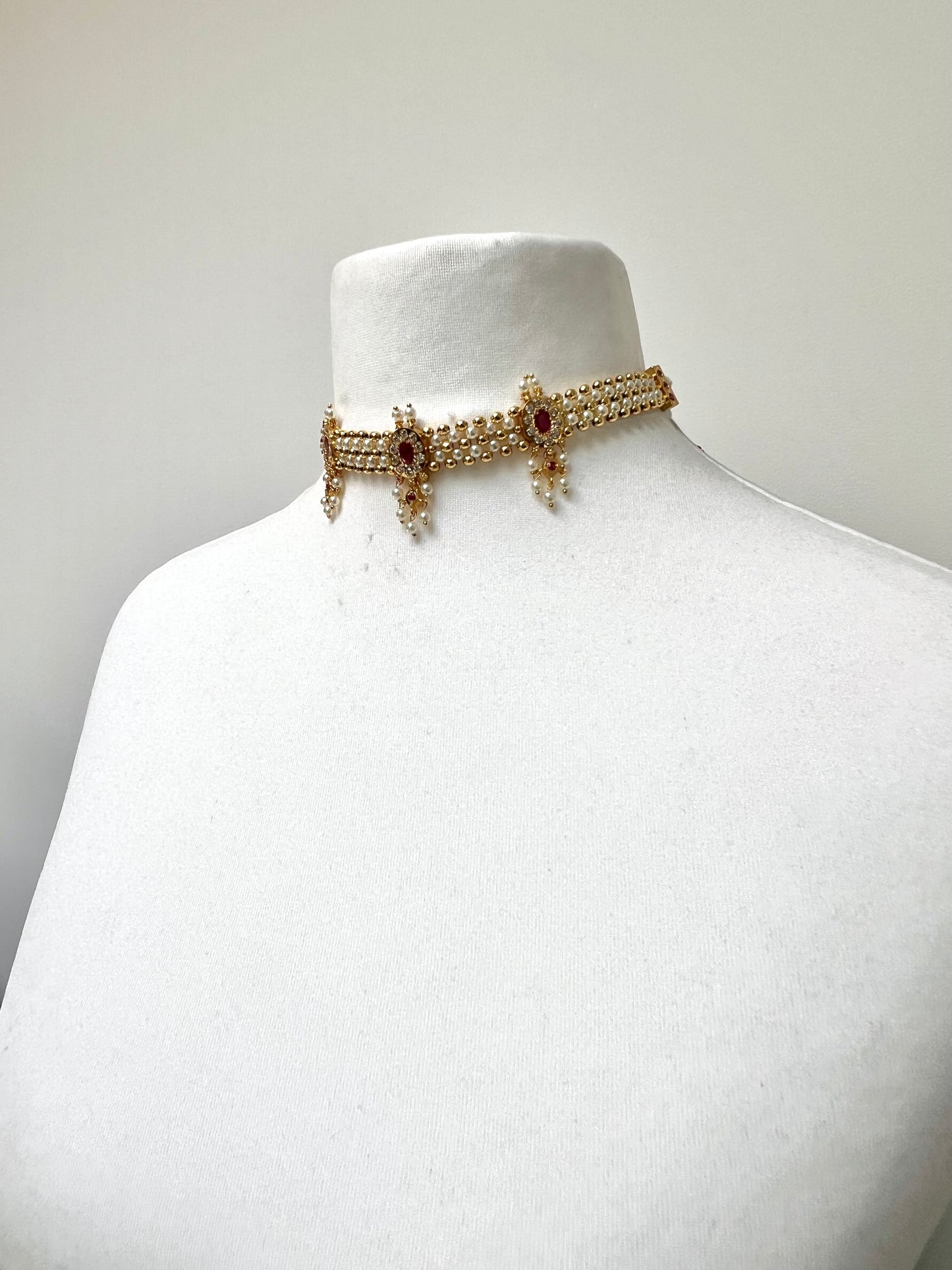 KANIMOZHI- Impon pearl choker in ruby and white with matching earrings N3298