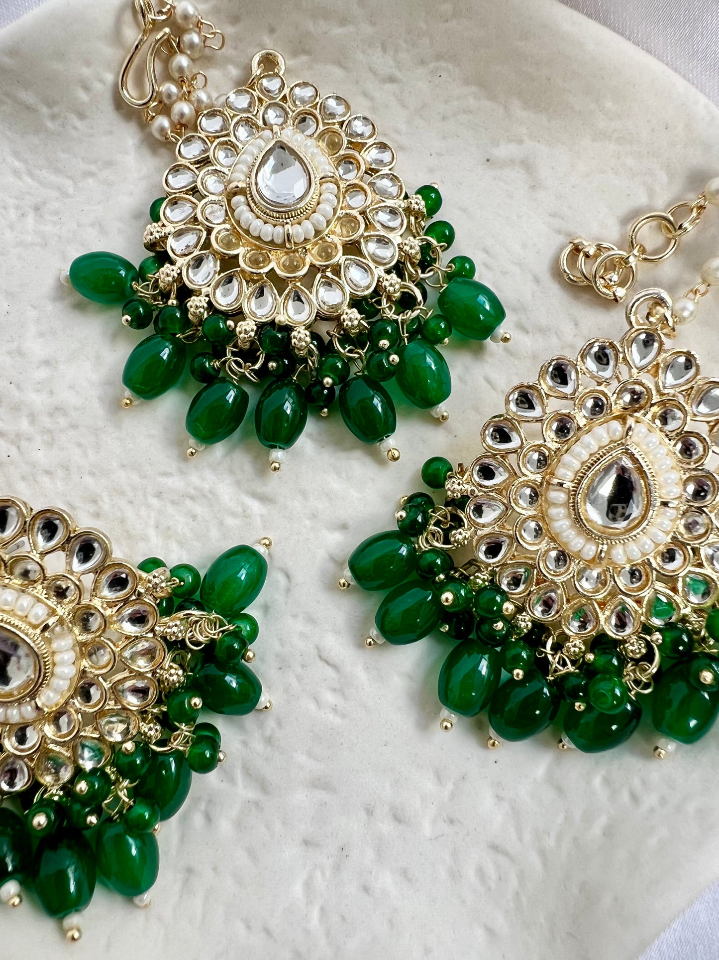 White stoned earring and tikka set in forest green ET3005