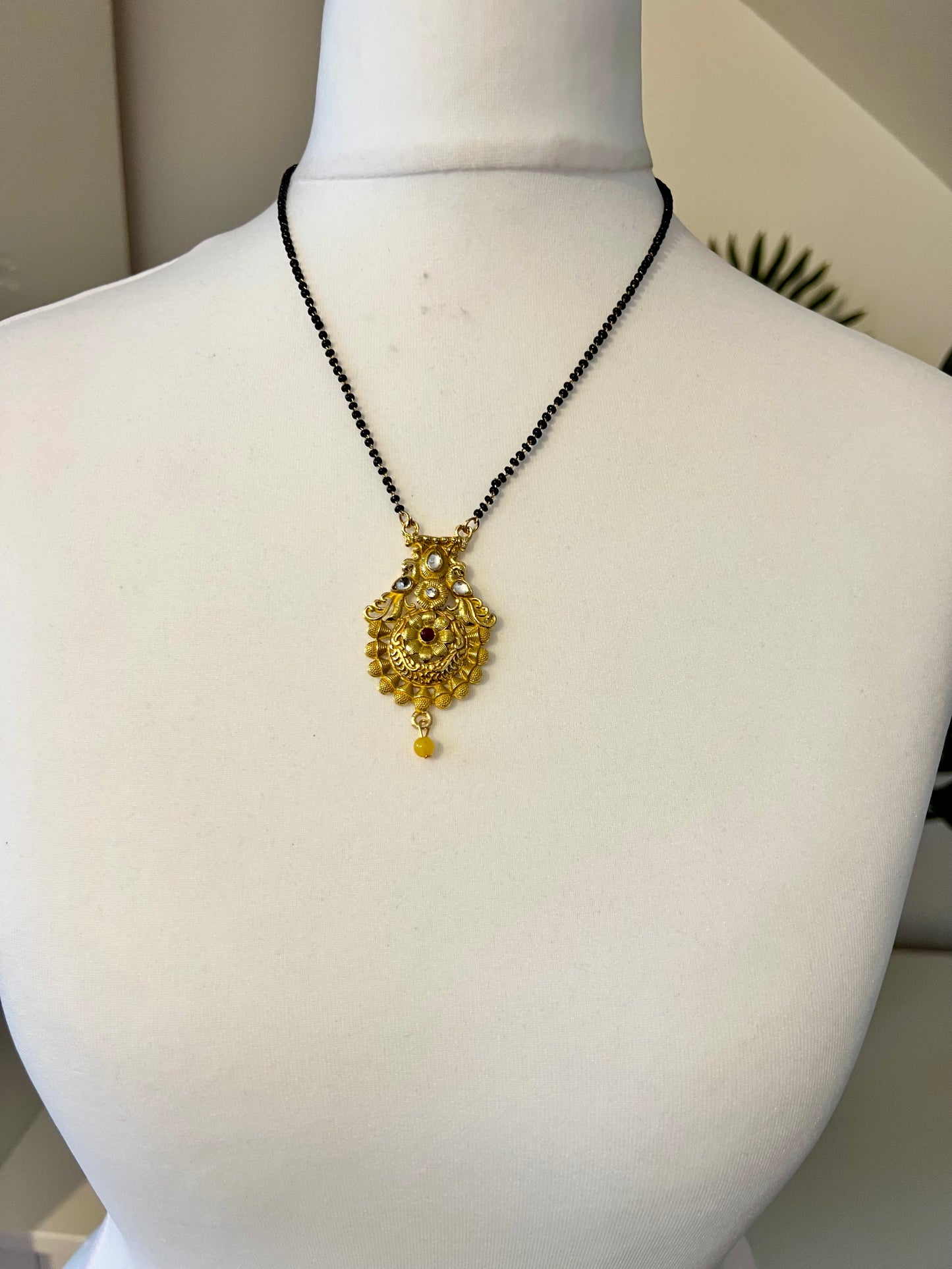 BHAVANA - simple black beaded chain with pendant N3230