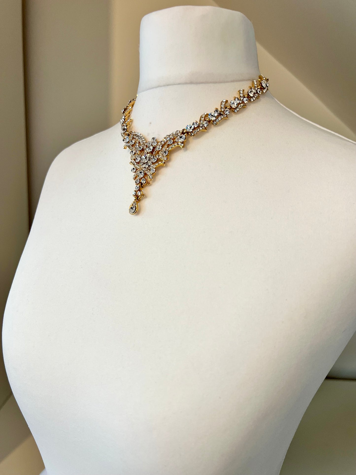 DARANYA - long antique style white stone necklace N3218