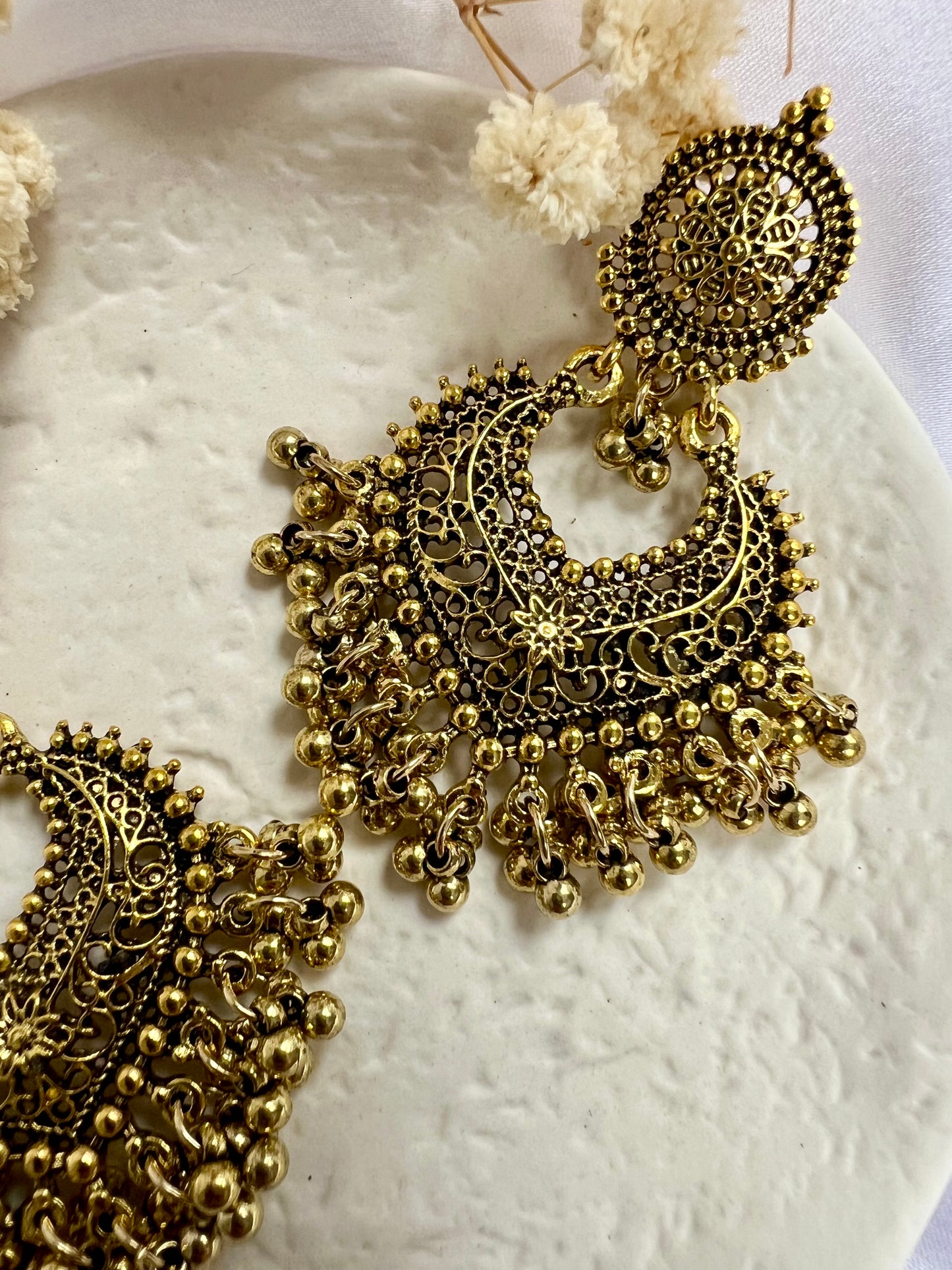 Antique gold large flat earrings with golden balls E3066