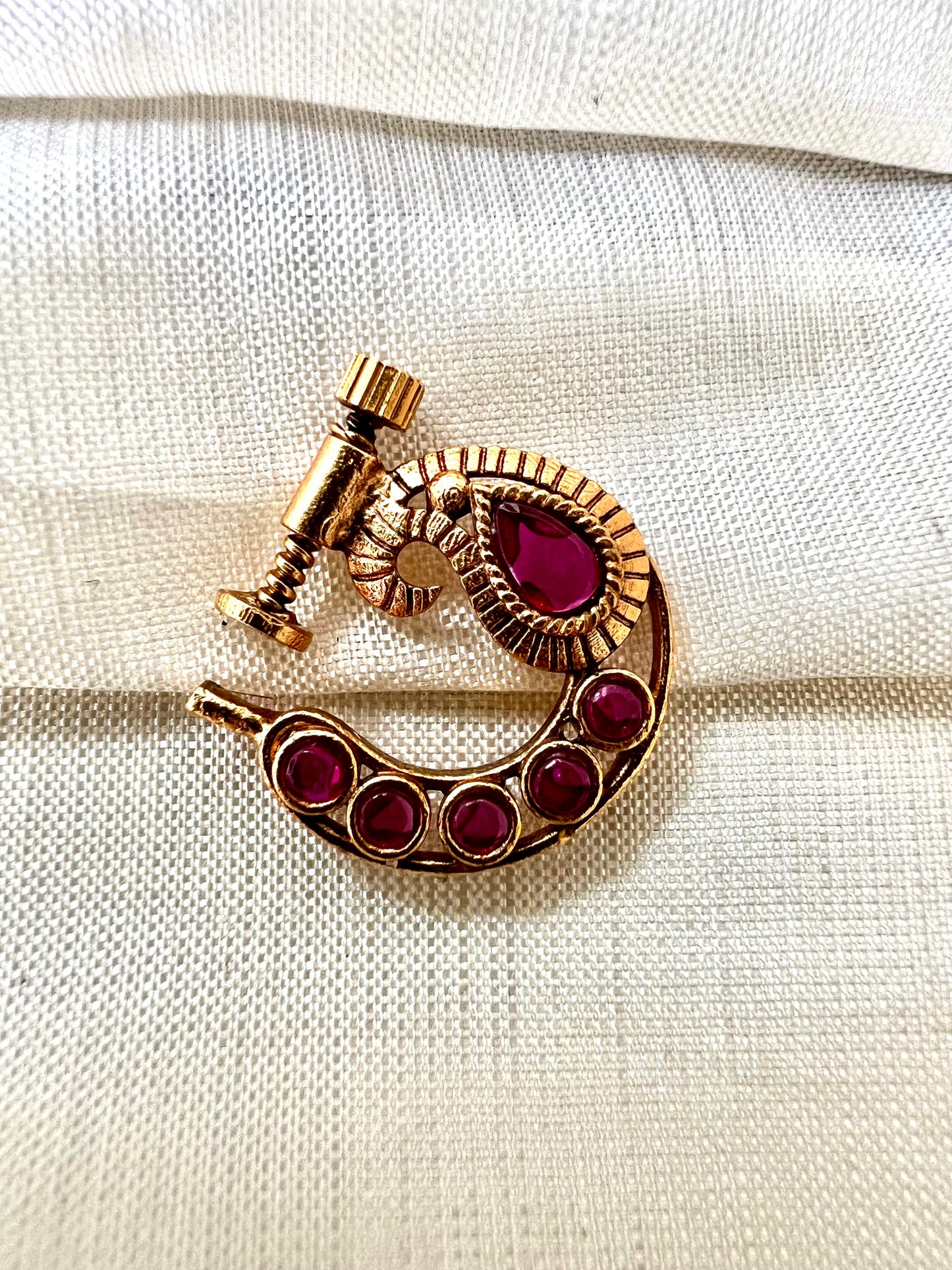 Antique ruby gold plated nosering NR3016