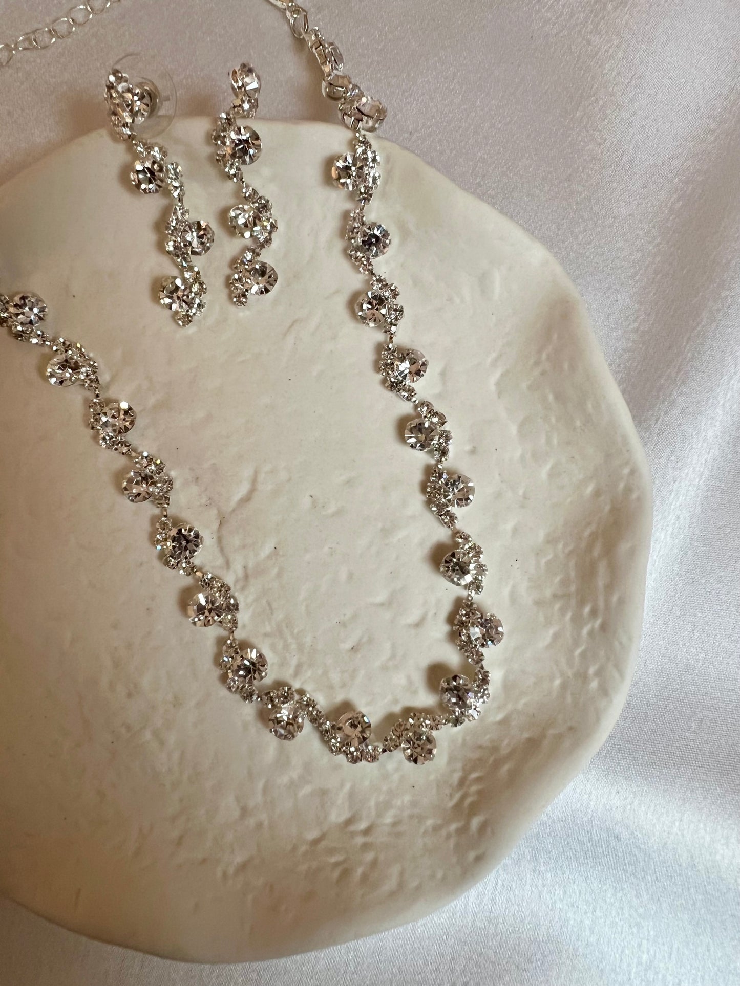 VINISHA - simple silver short chain necklace with earrings N3235