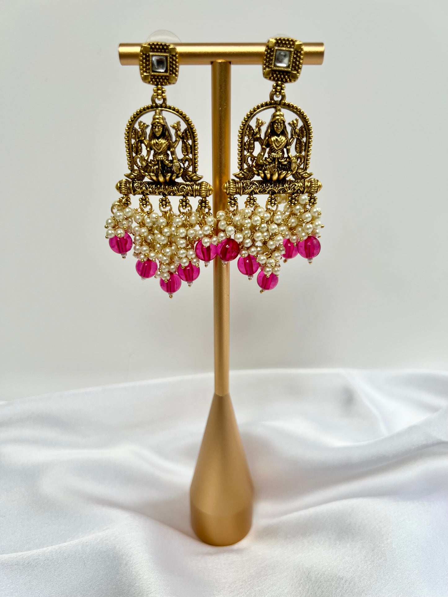 Antique temple matte gold plated earrings E3010