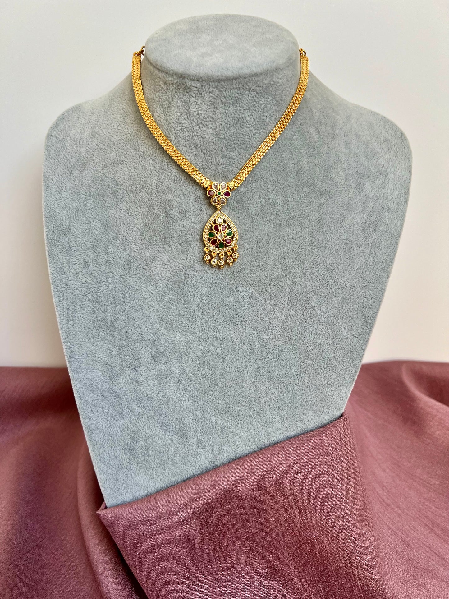 INDRANI- Short impon rubygreen necklace  N3147