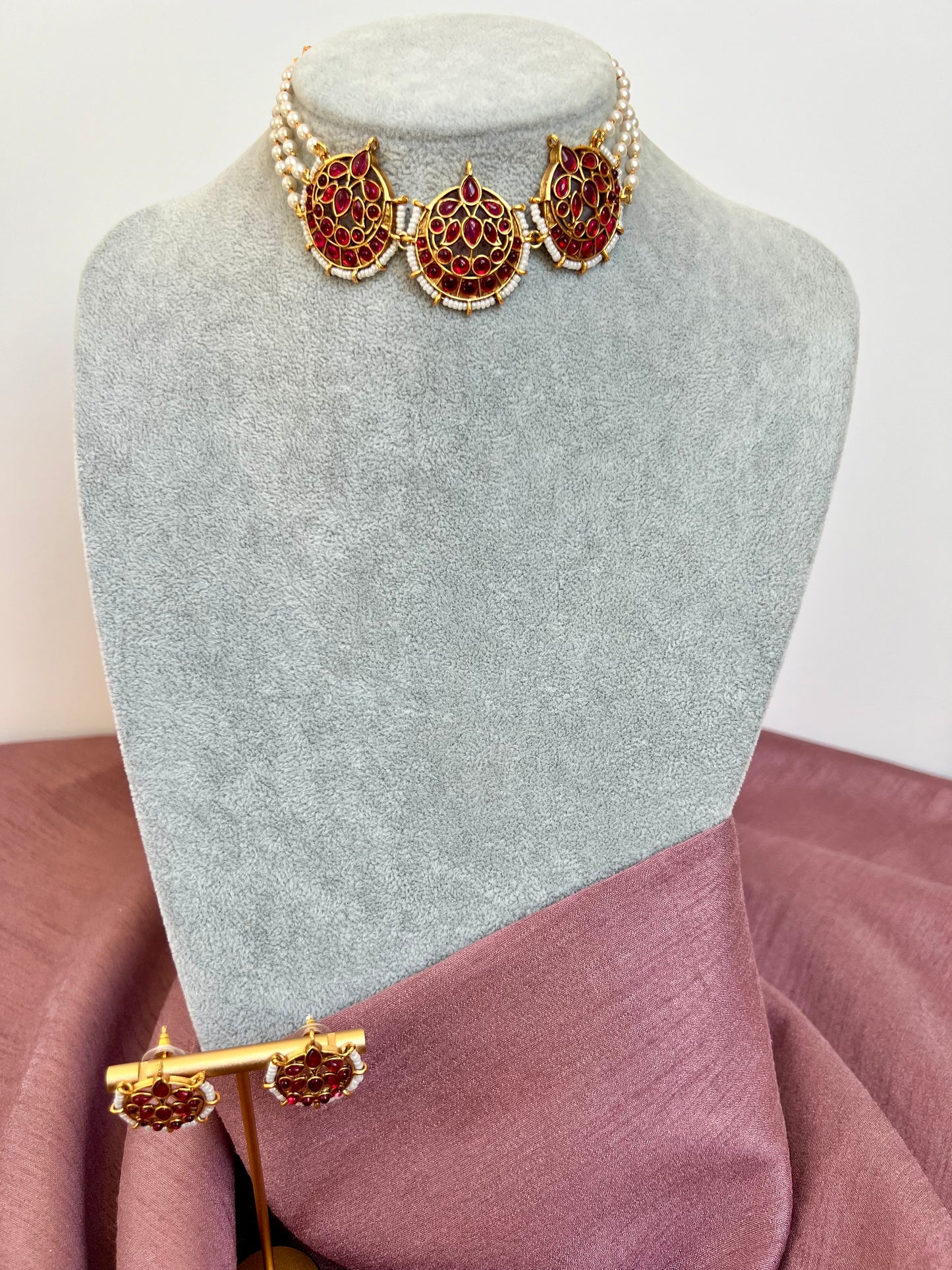 Moon choker with pearl chain N3133, N3132