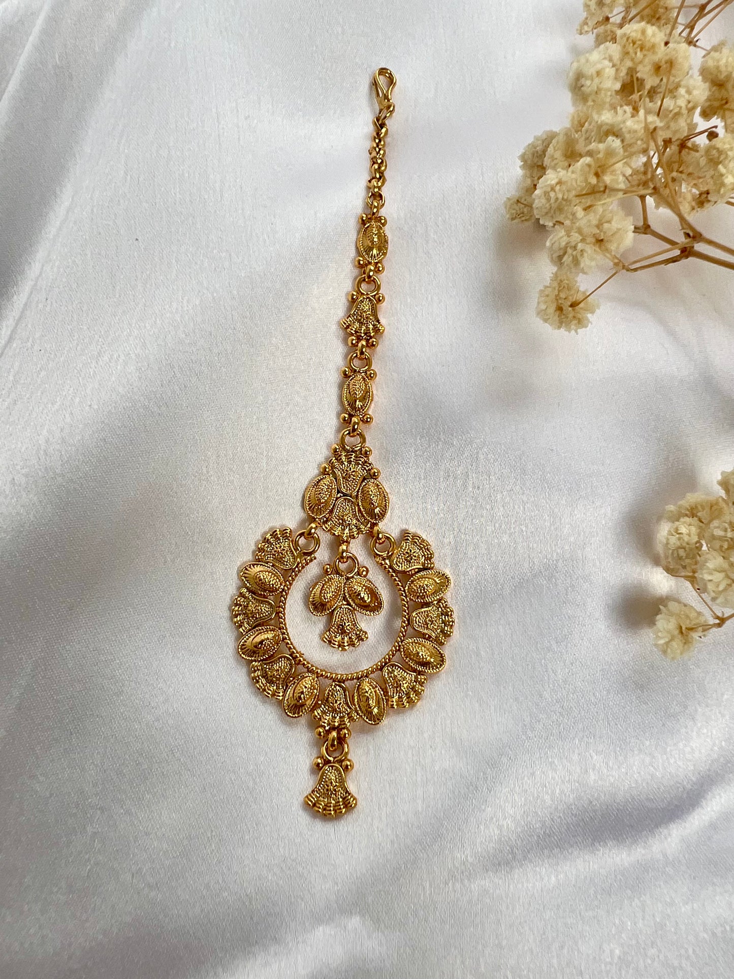 Traditional plain gold plated maang tikka T3006