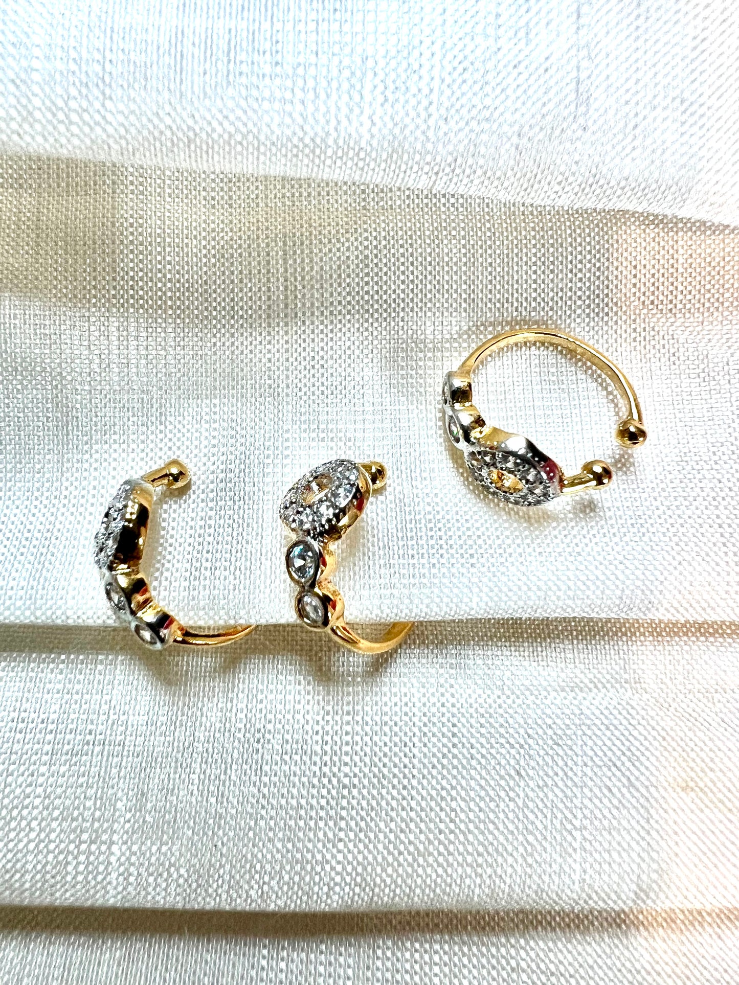 Cz stoned press in gold plated nosering NR3042