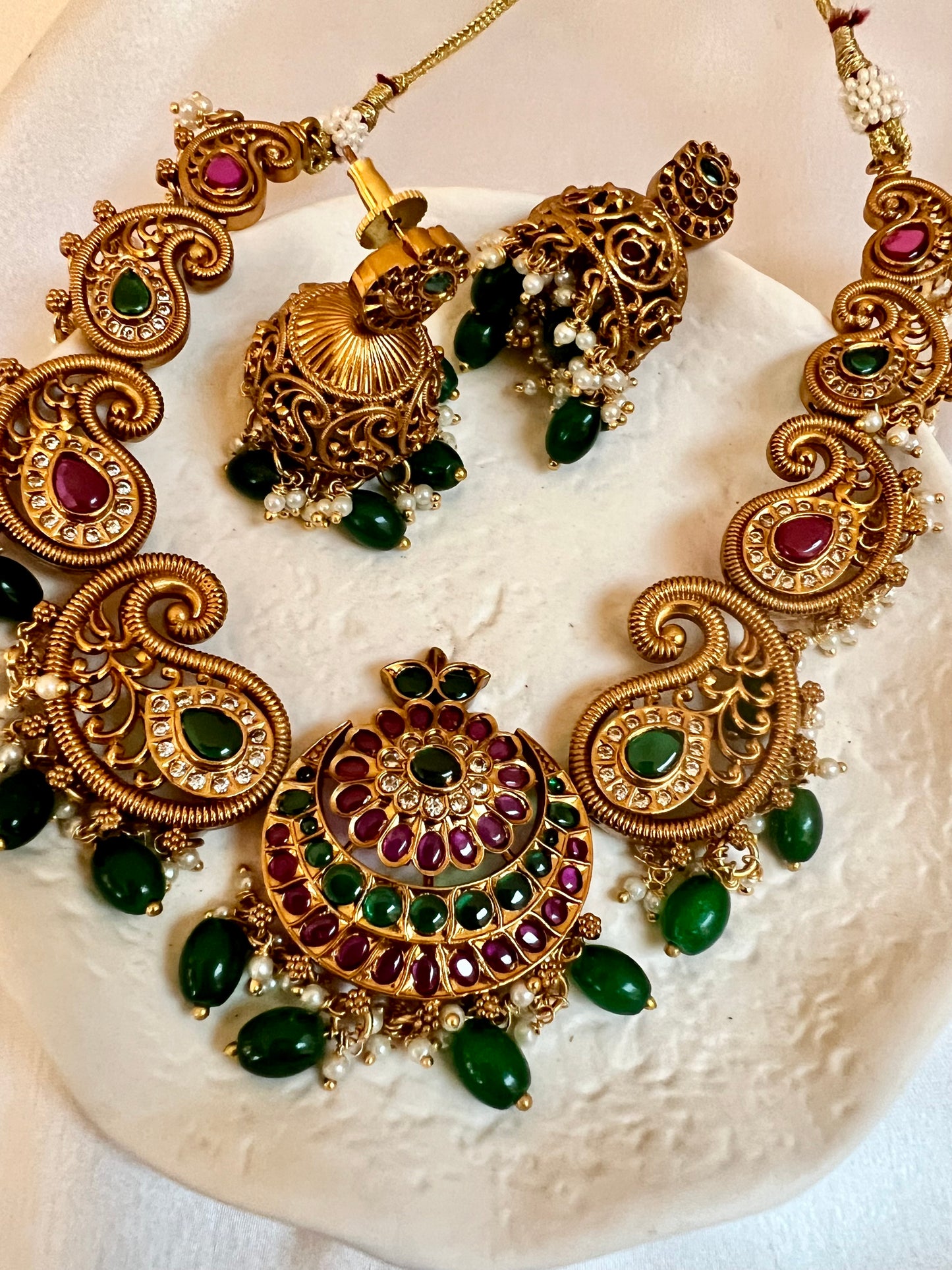 VITHUSHA - Antique style golden rubygreen necklace with small pearls and jhumkas N3248