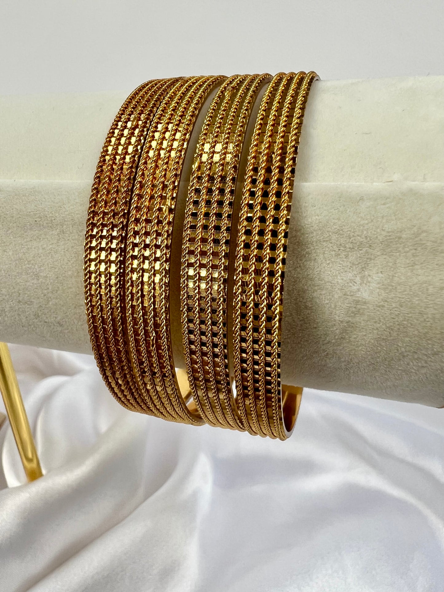 Plain golden bangle set of four B3021