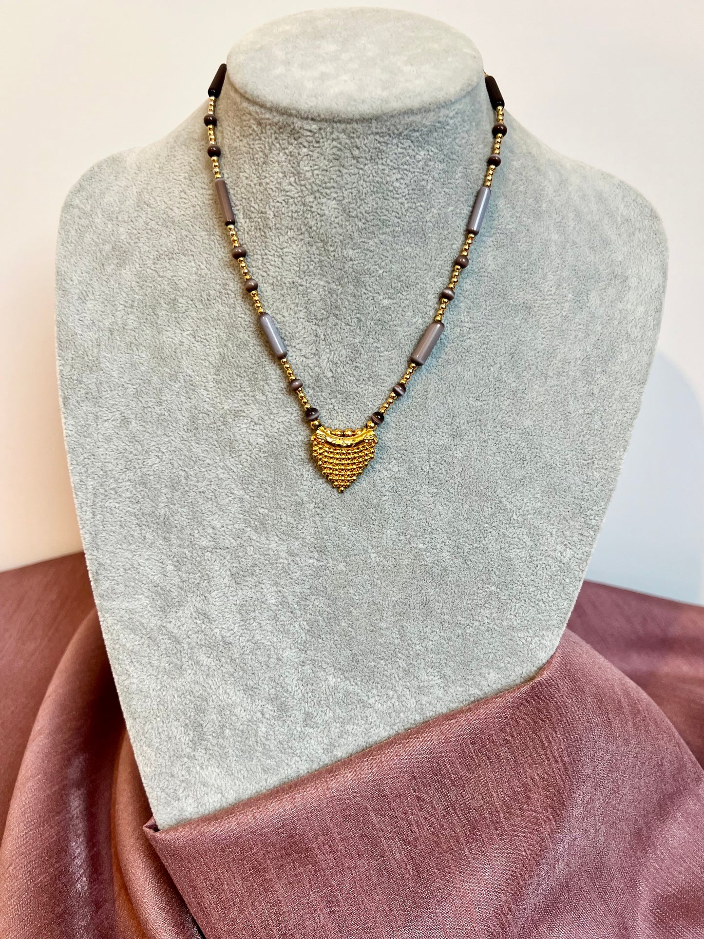 DANIYA - simple short chain purple and gold necklace N3224