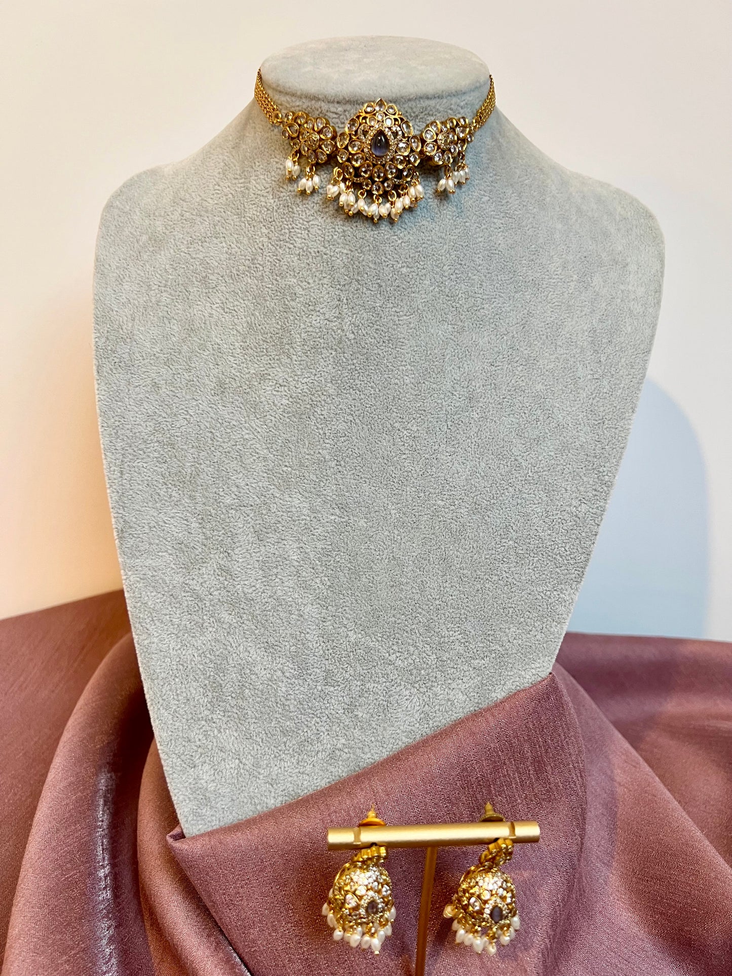 BAVITHRA - small kundan stone choker set with matching jhumkas N3175