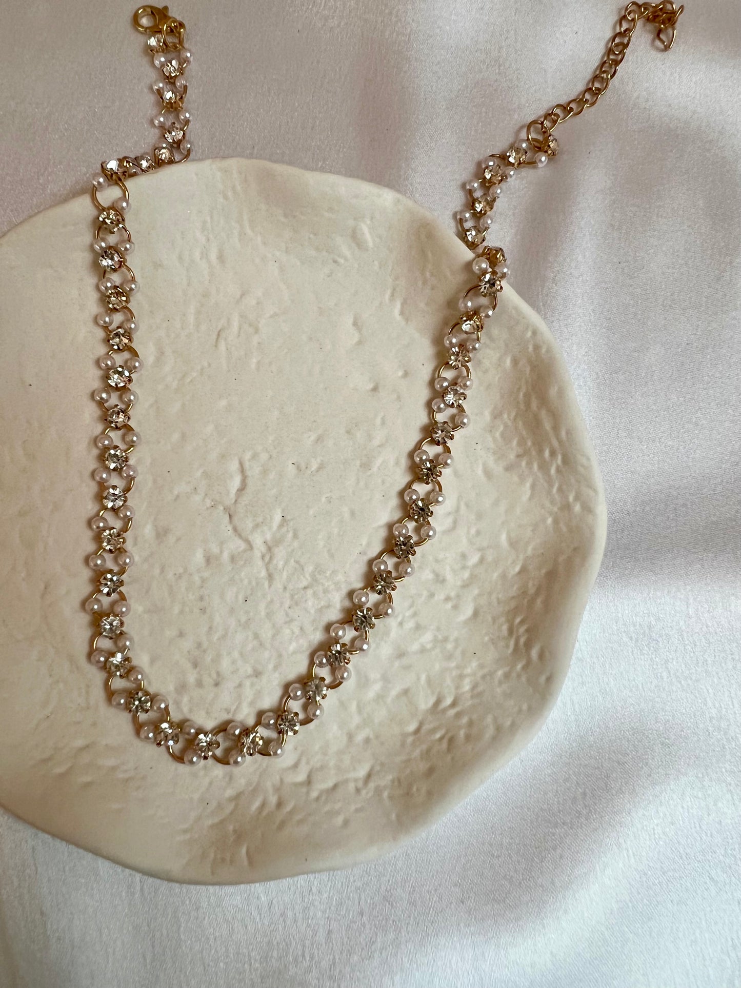 RUVINA - simple short chain pearl stone golden necklace N3236