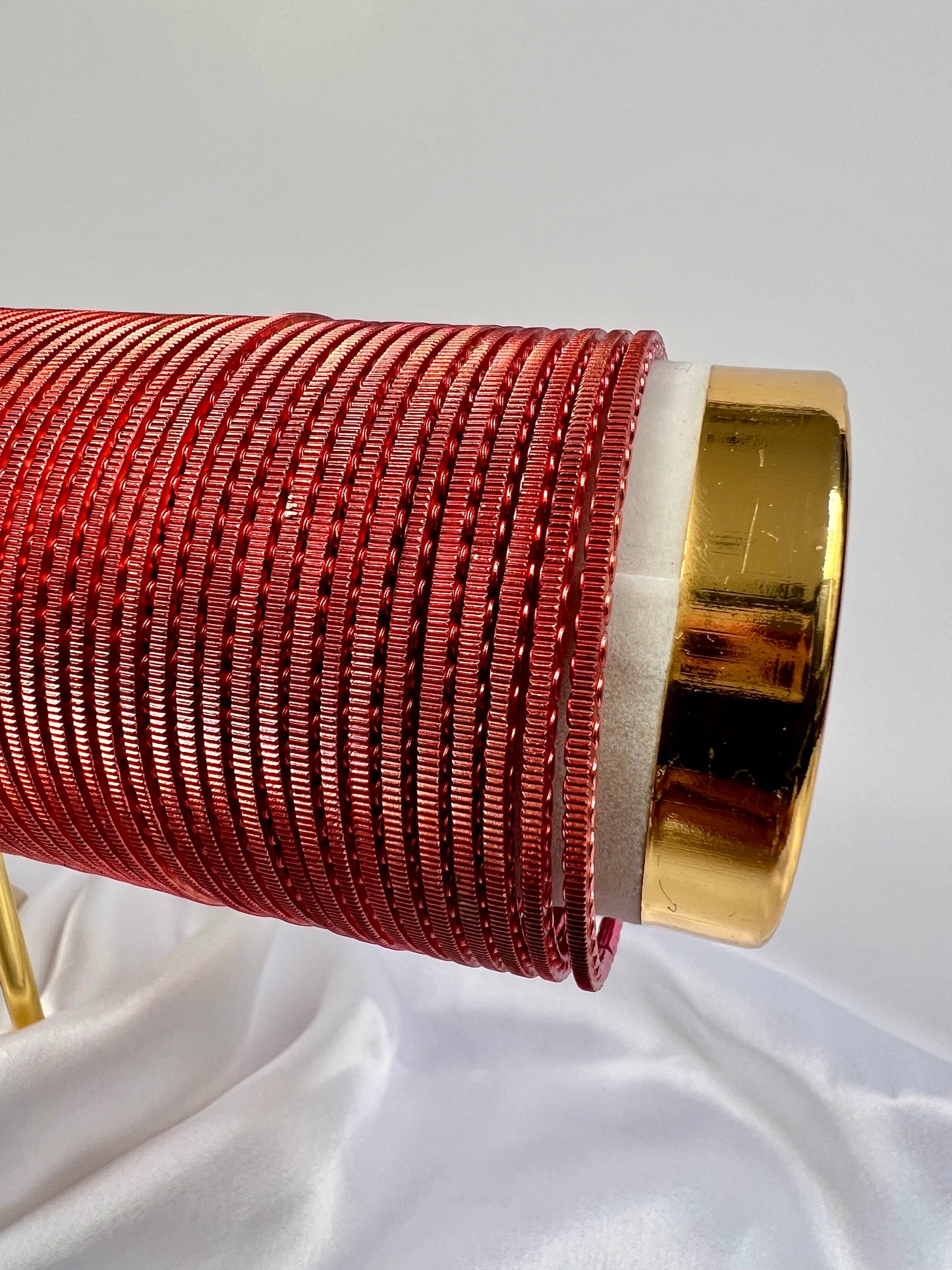 Plain pink reddish bangles, set of thirt-six B3025
