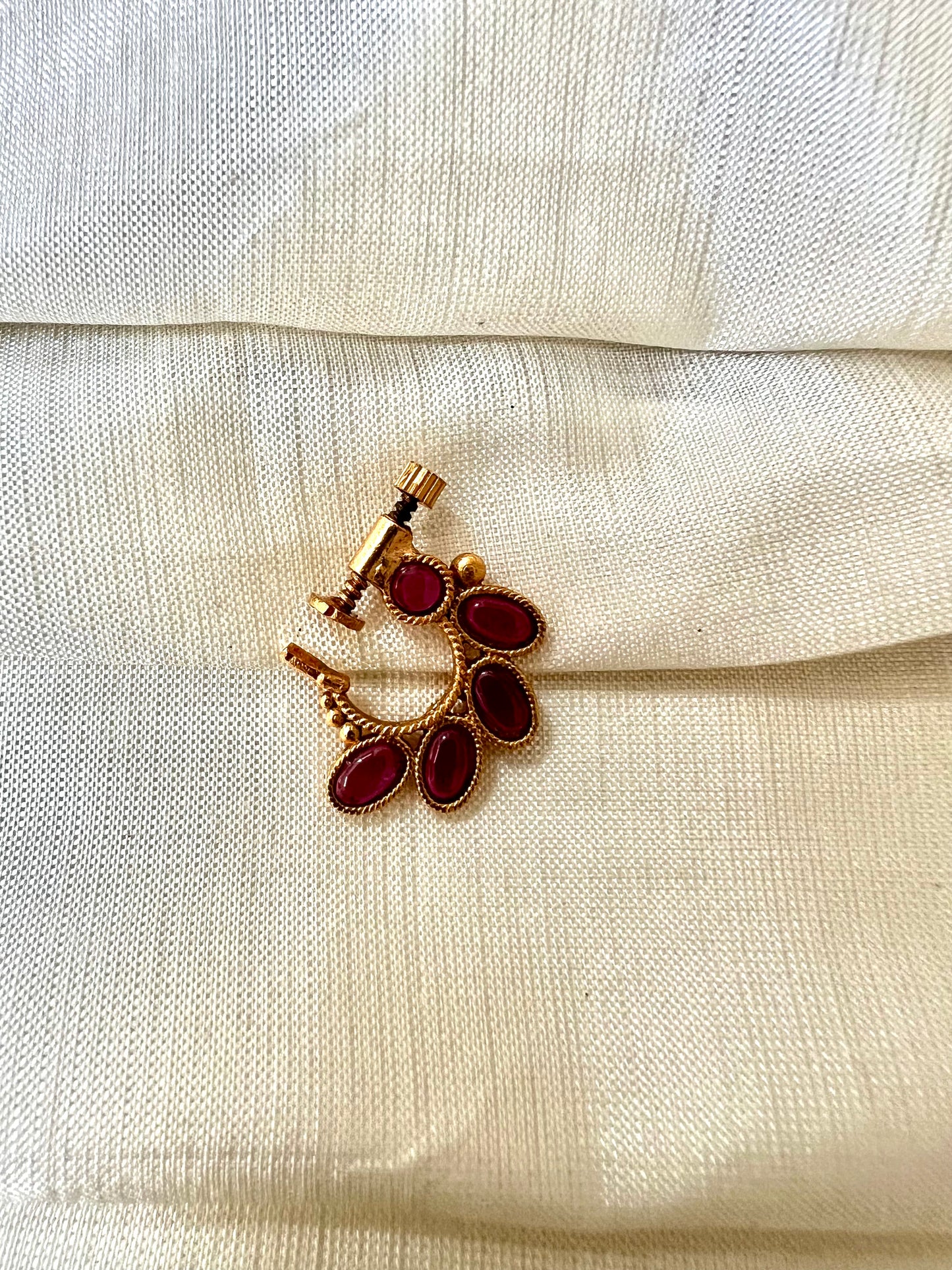 Antique ruby stoned nosering NR3014