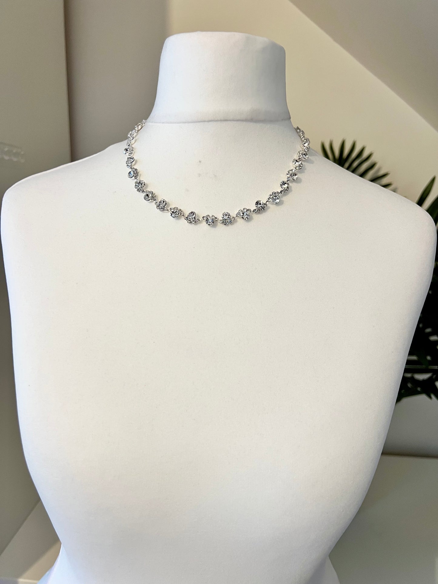 VINISHA - simple silver short chain necklace with earrings N3235
