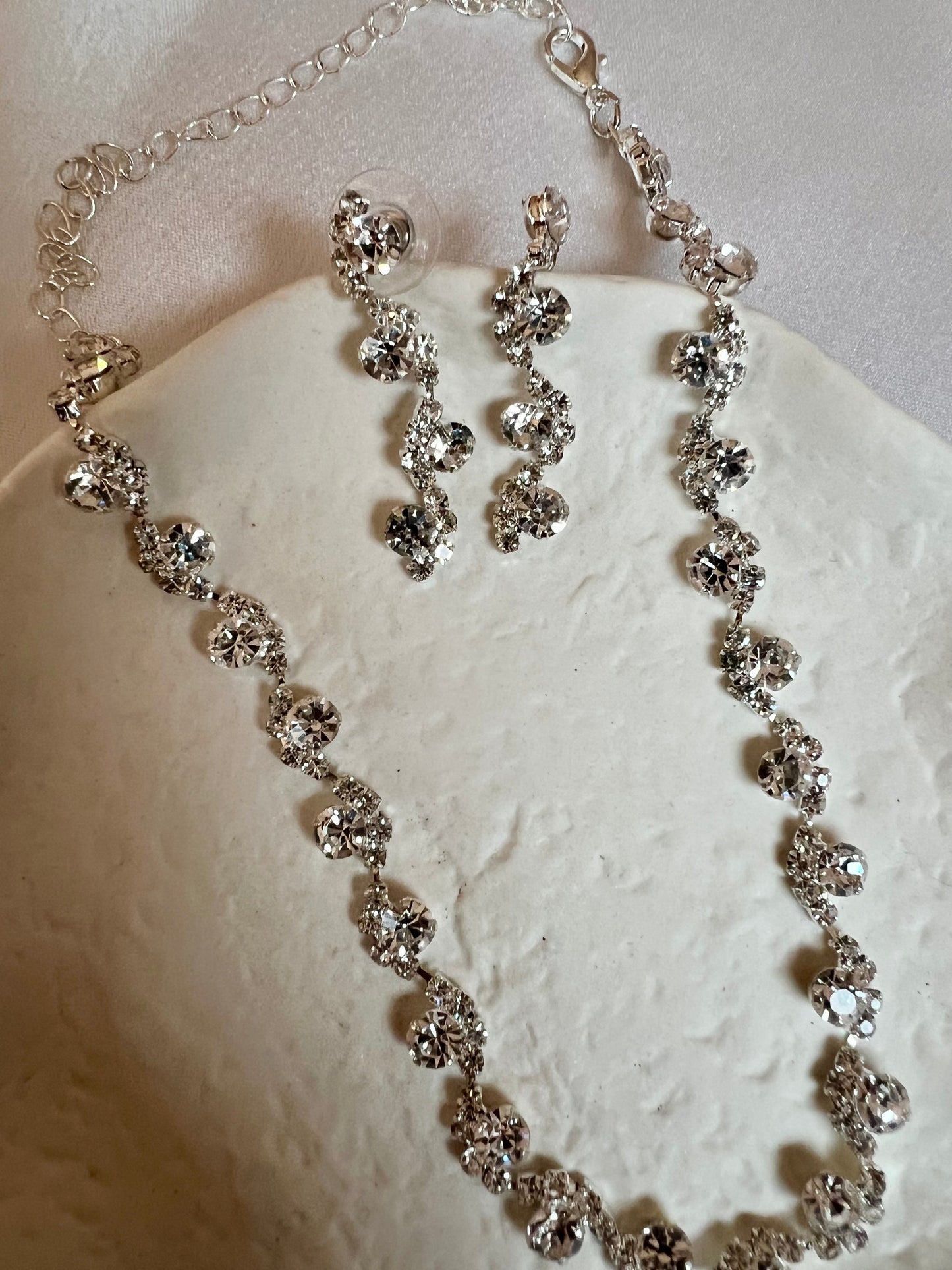 VINISHA - simple silver short chain necklace with earrings N3235