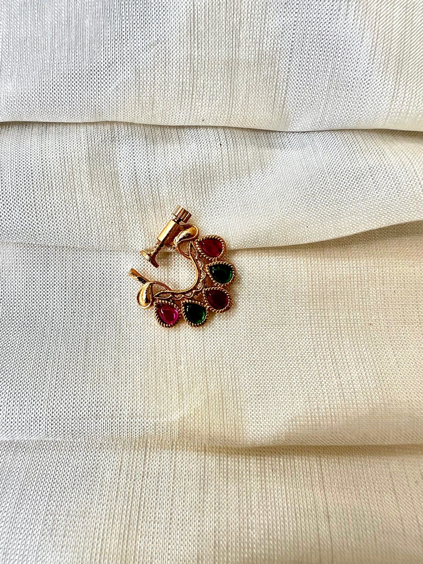 Antique classic rubygreen nosering NR3007