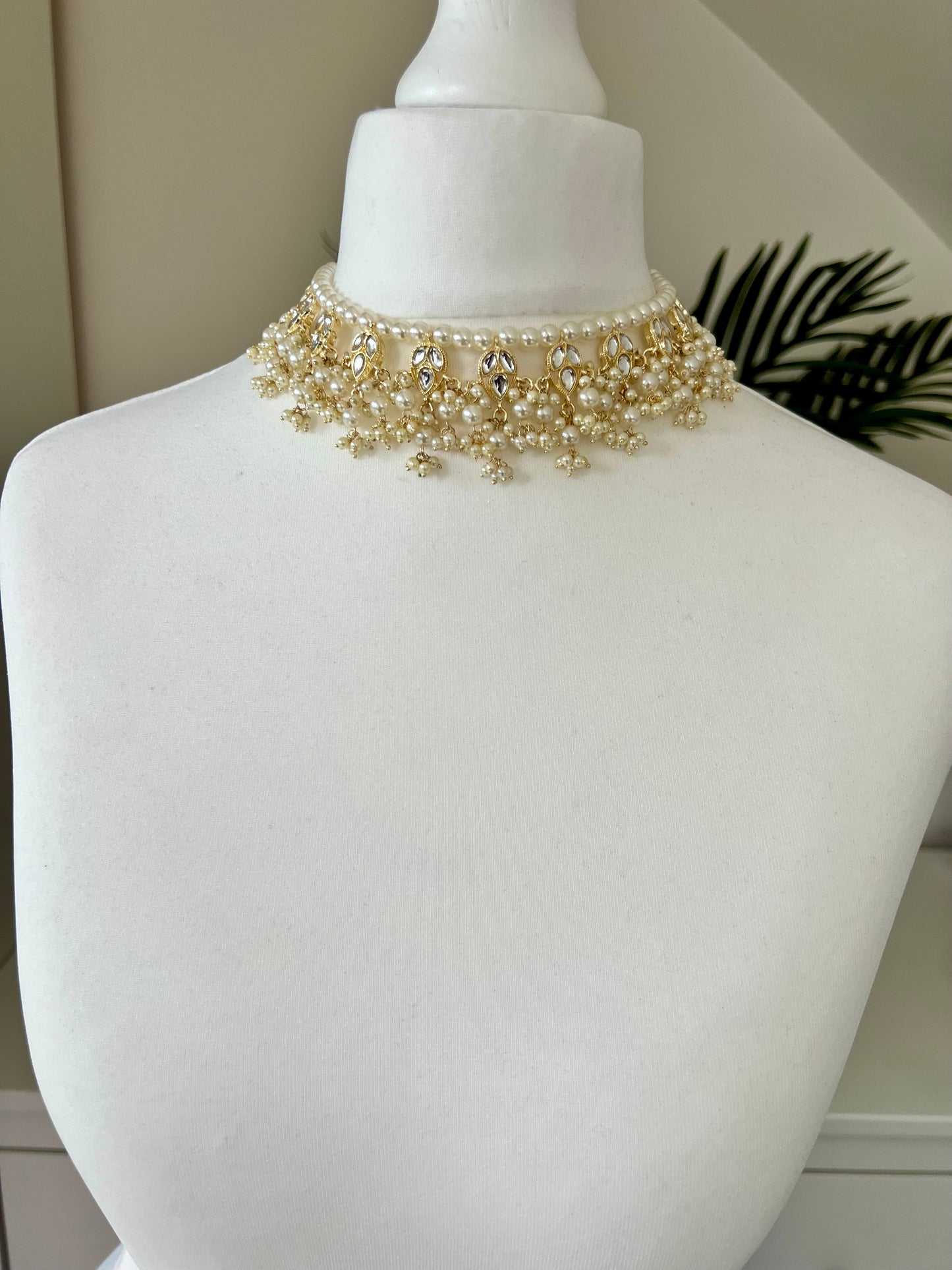 VAIRAVI - Kundan ivory pearl necklace set with matching earrings N3048