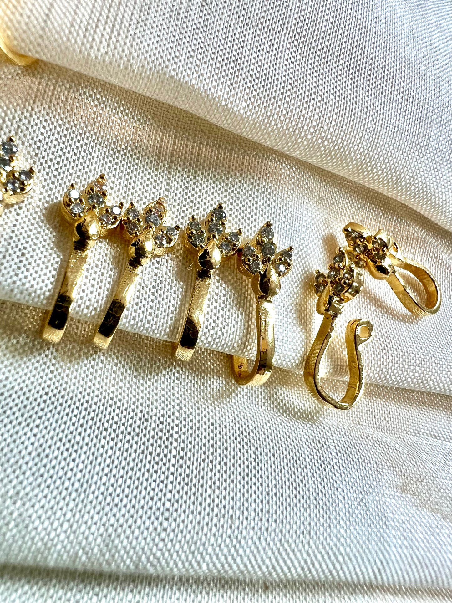 Classic simple Cz stoned gold plated press in nosering NR3074