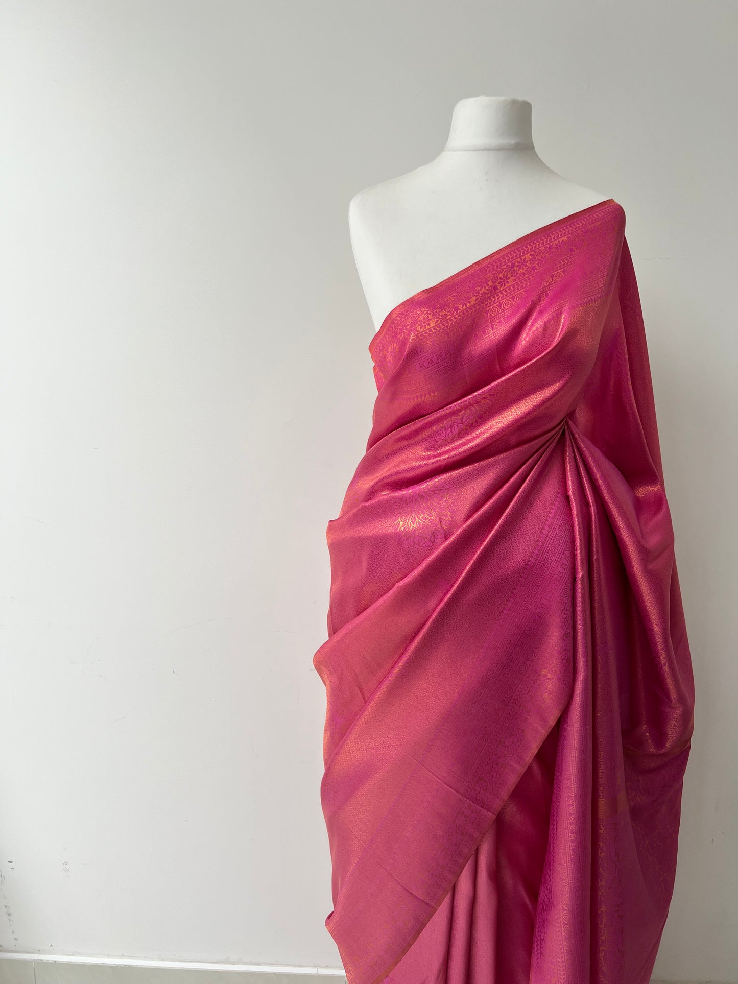 Hot pink kubera silk saree with matching blouse and tassels attached S3008